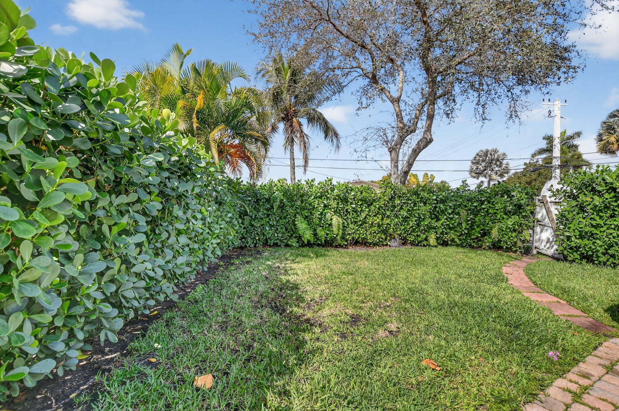 400 SE 5th Court