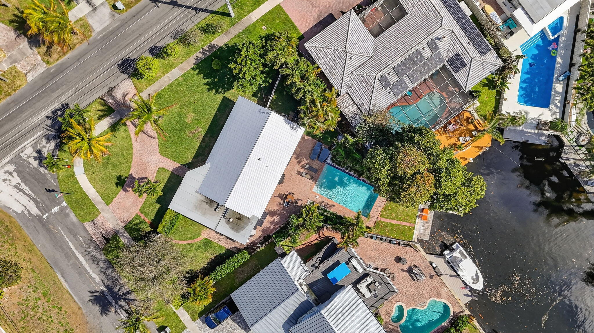 400 SE 5th Court