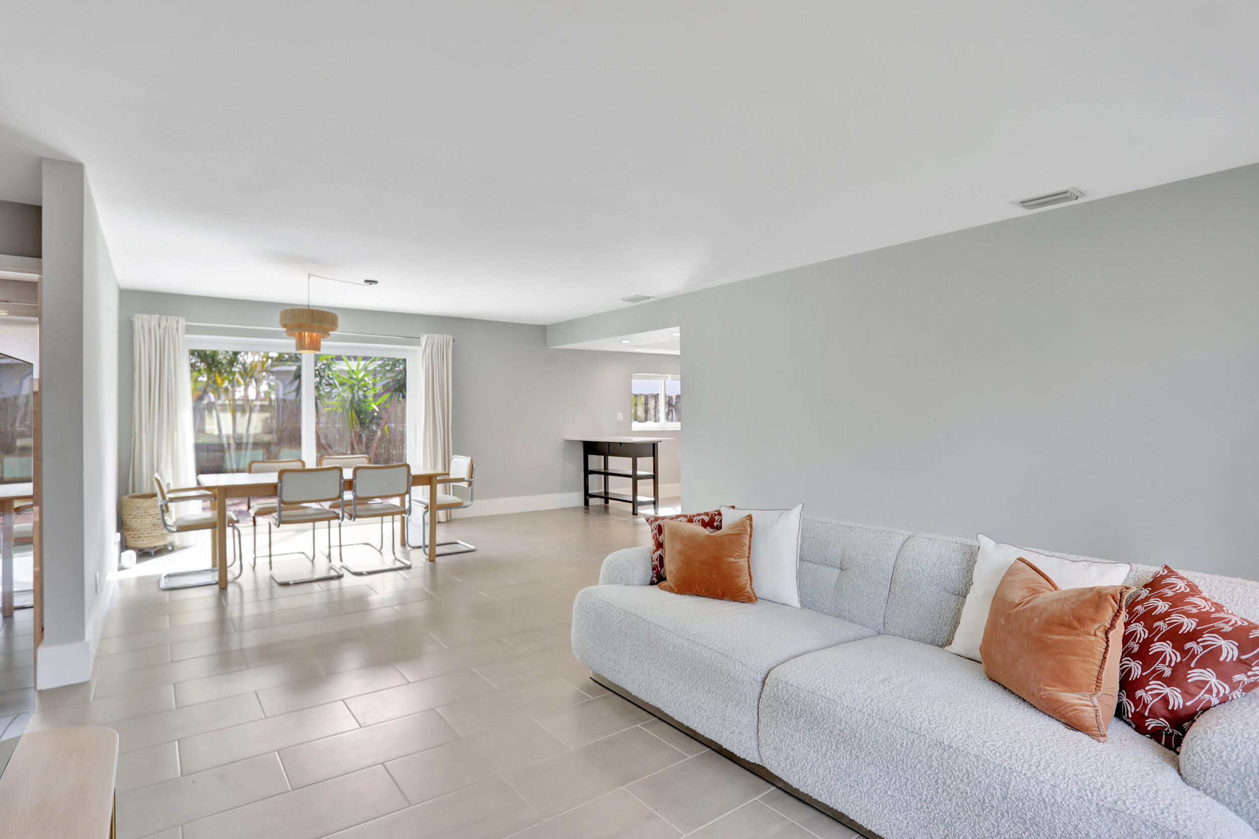 400 SE 5th Court