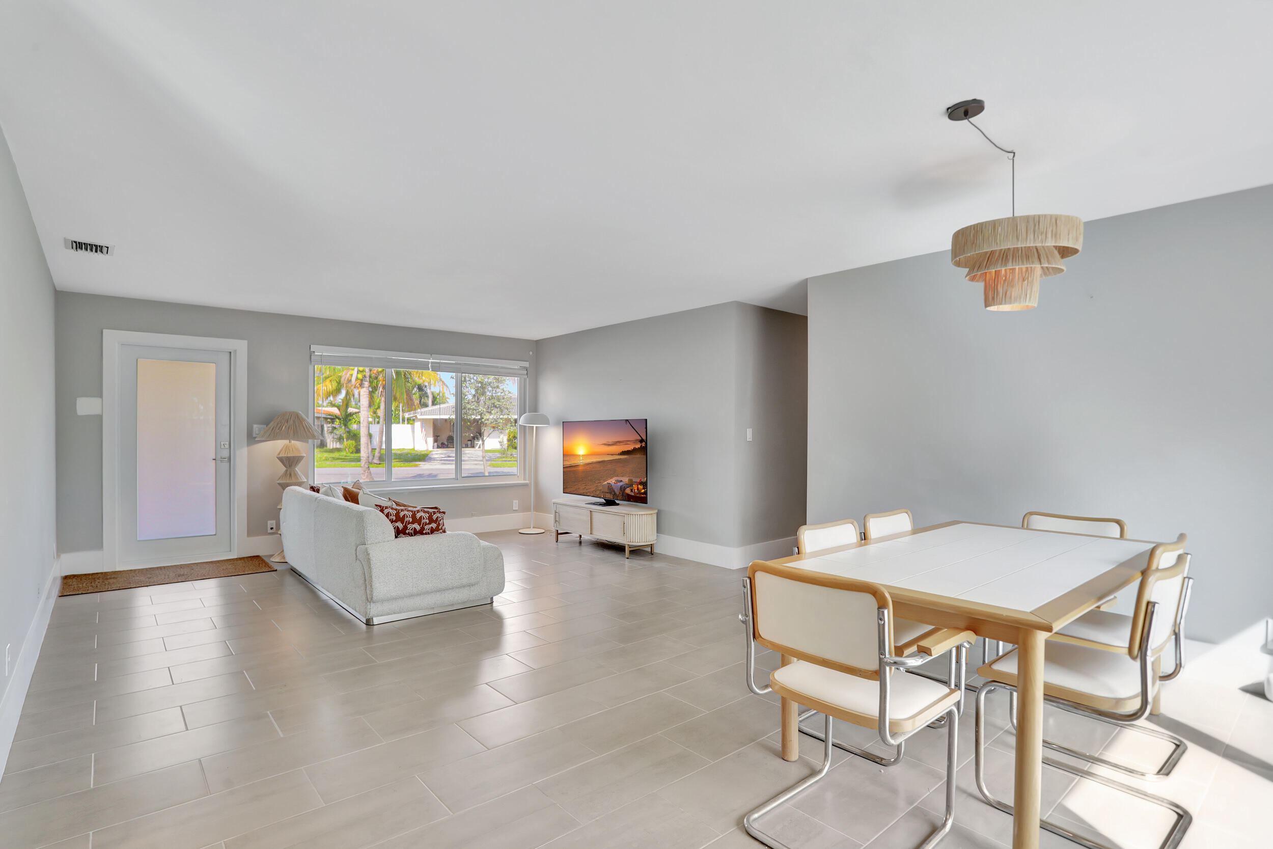 400 SE 5th Court