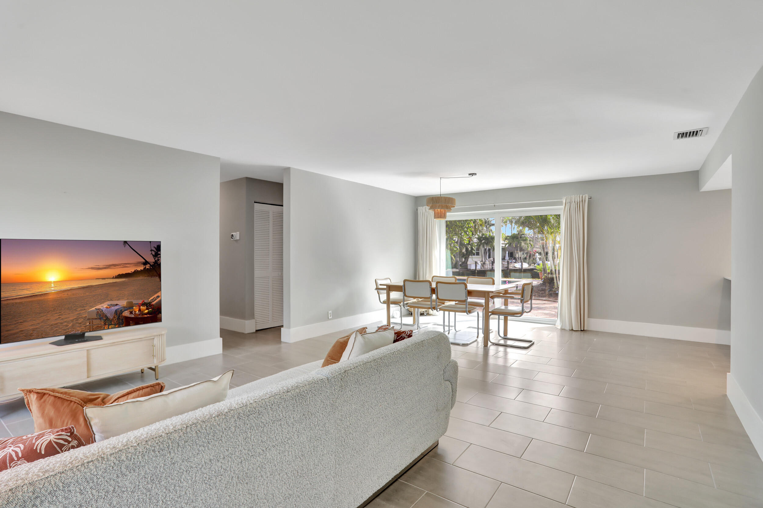 400 SE 5th Court