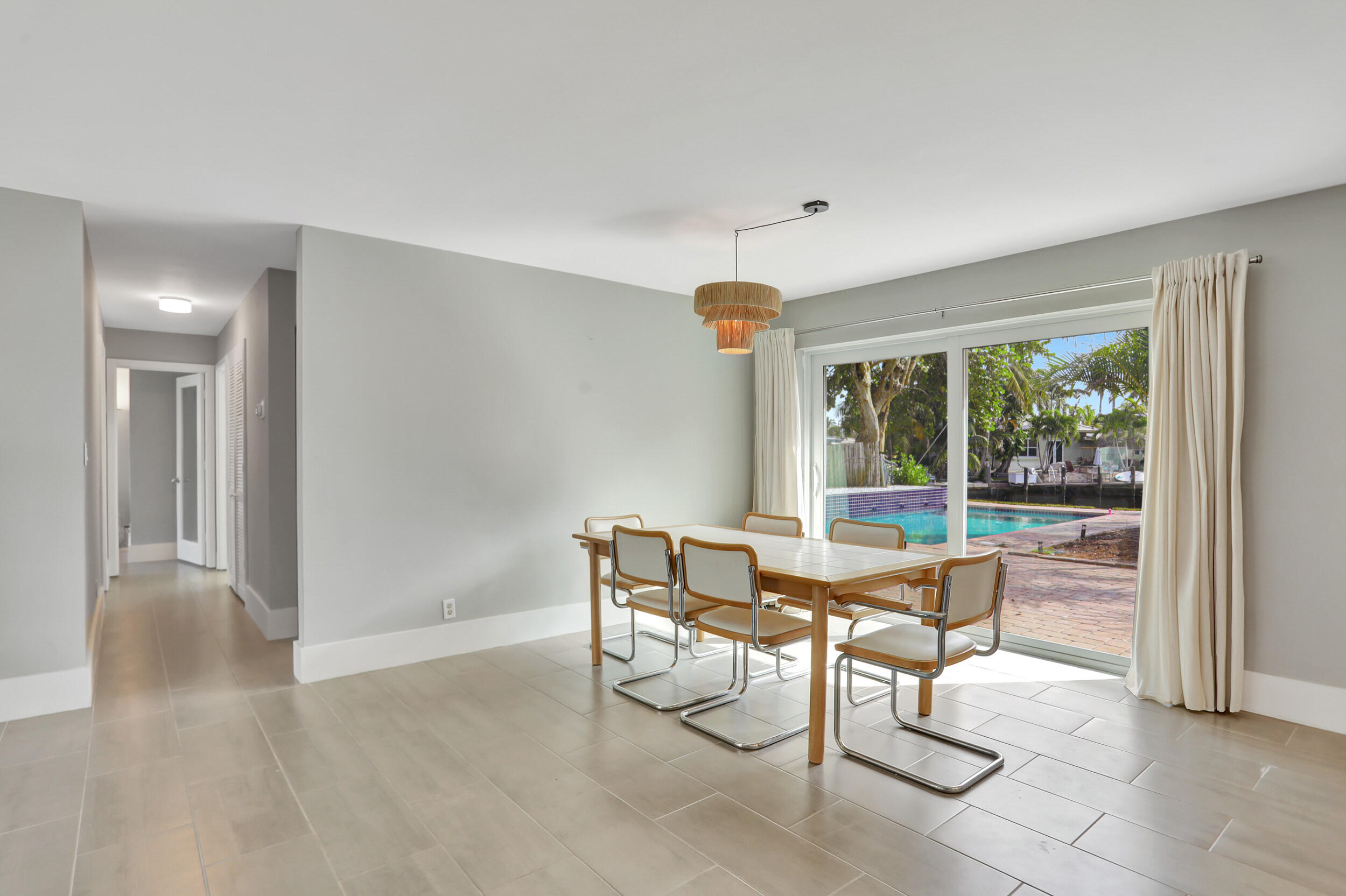 400 SE 5th Court