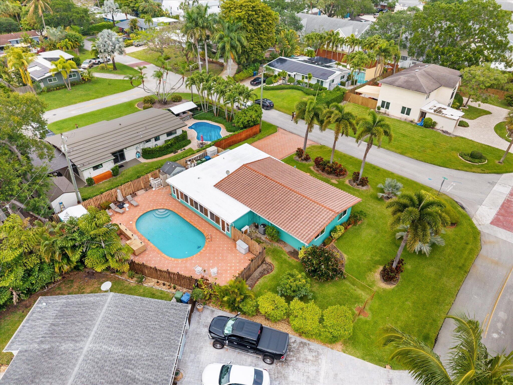 2625 NW 3rd Avenue