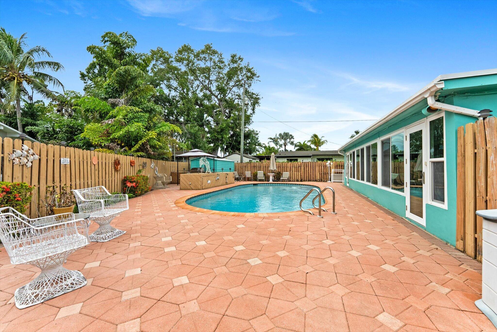 2625 NW 3rd Avenue