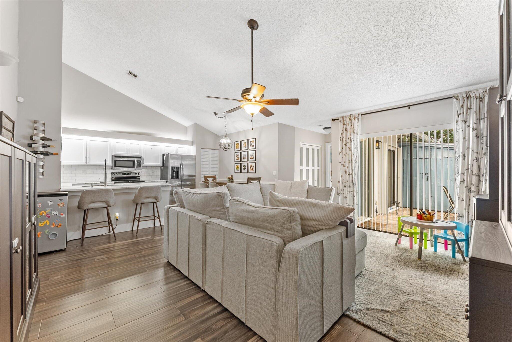 203 Timberlane Circle