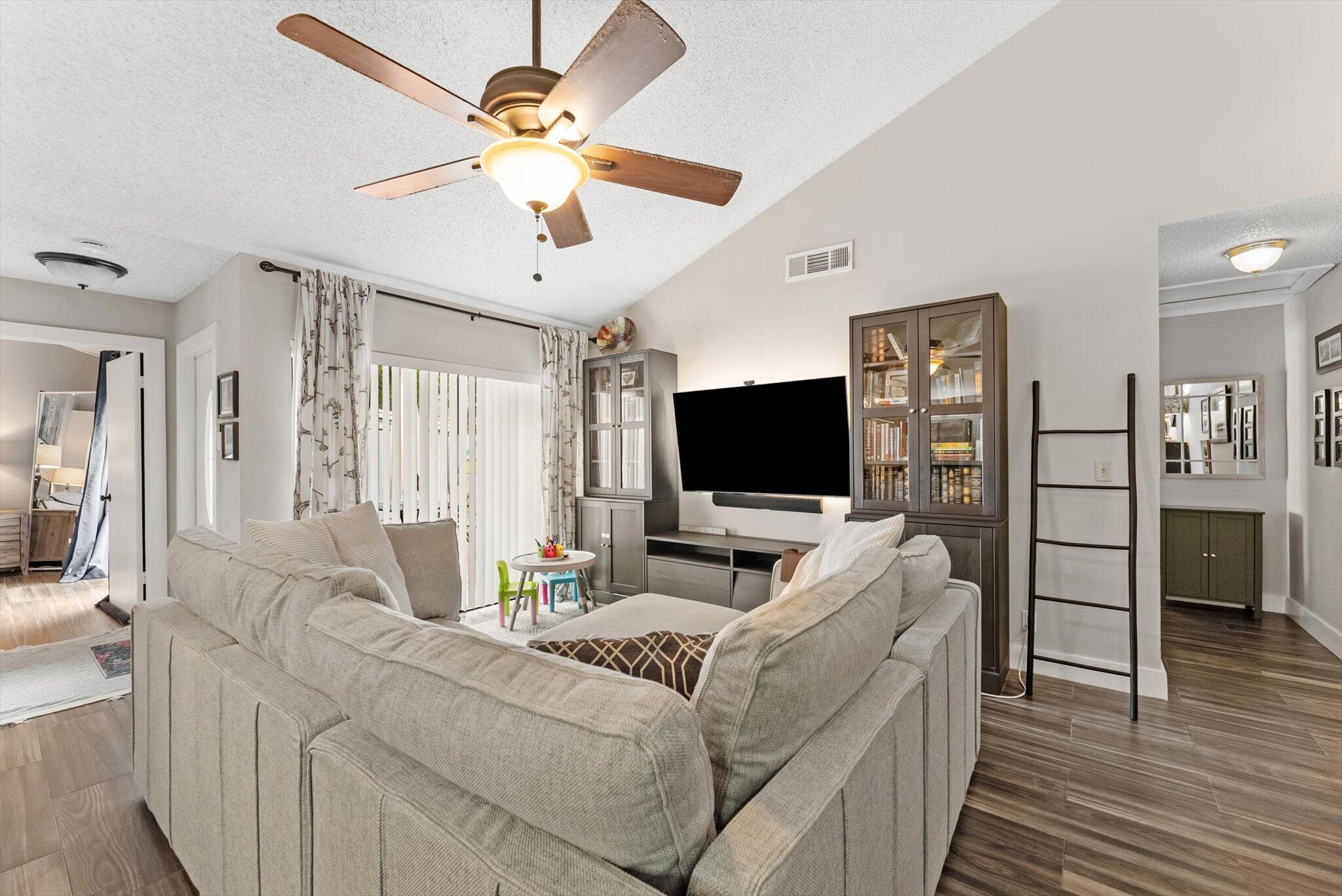 203 Timberlane Circle