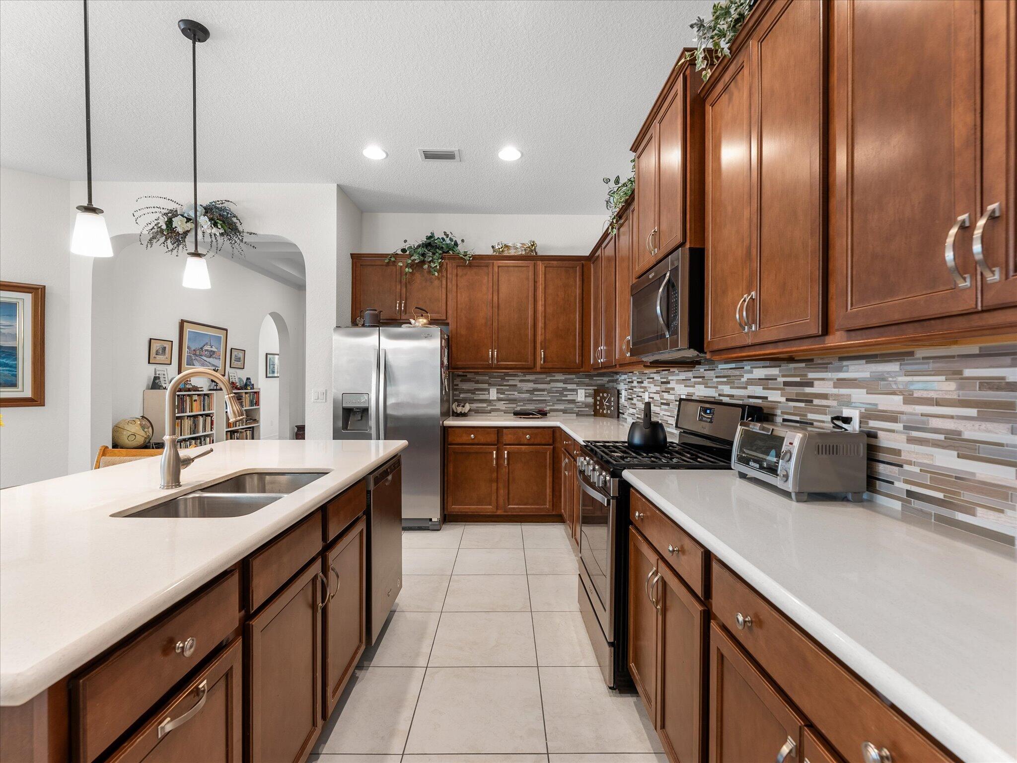 8259 Grand Prix Lane