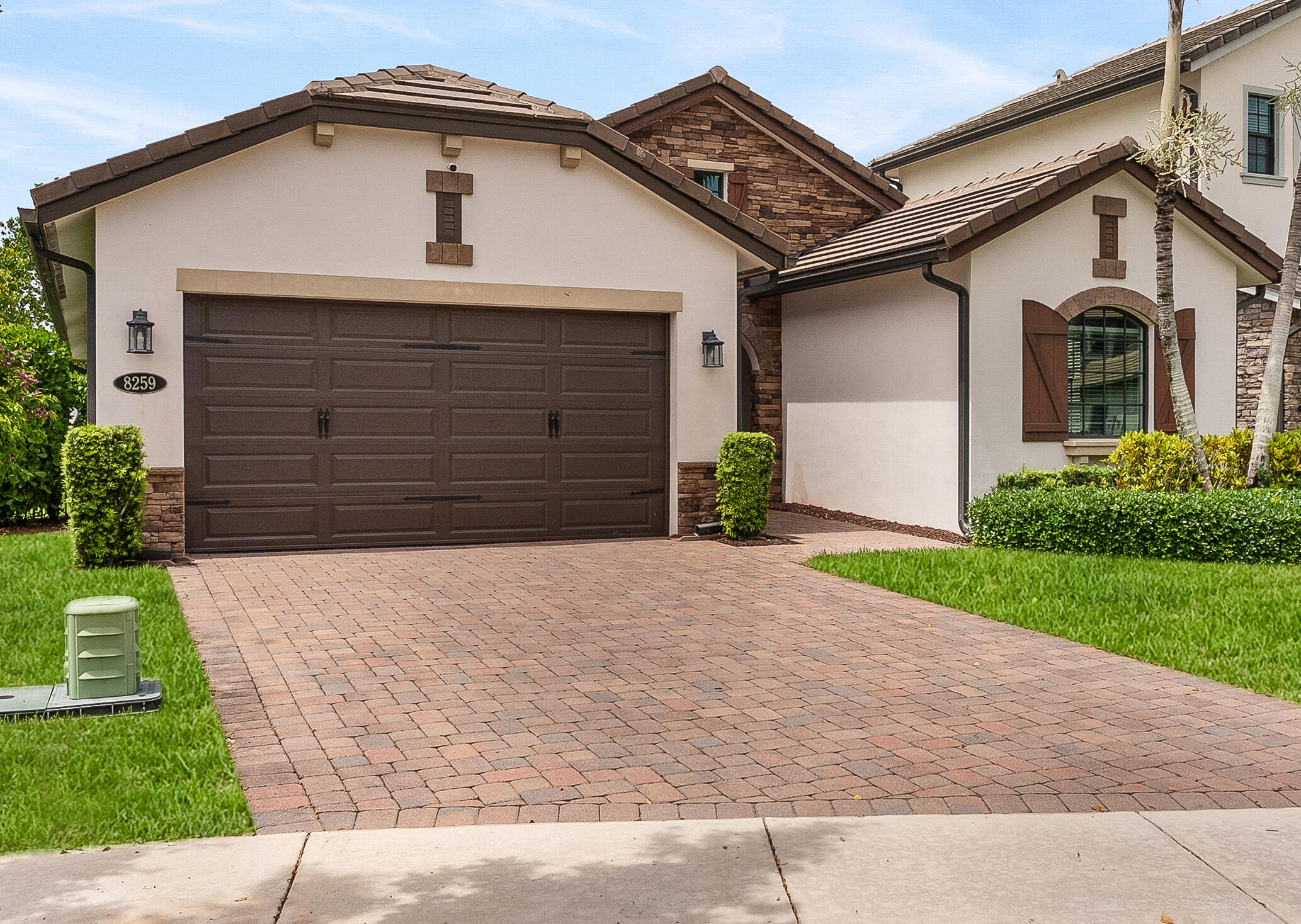 8259 Grand Prix Lane