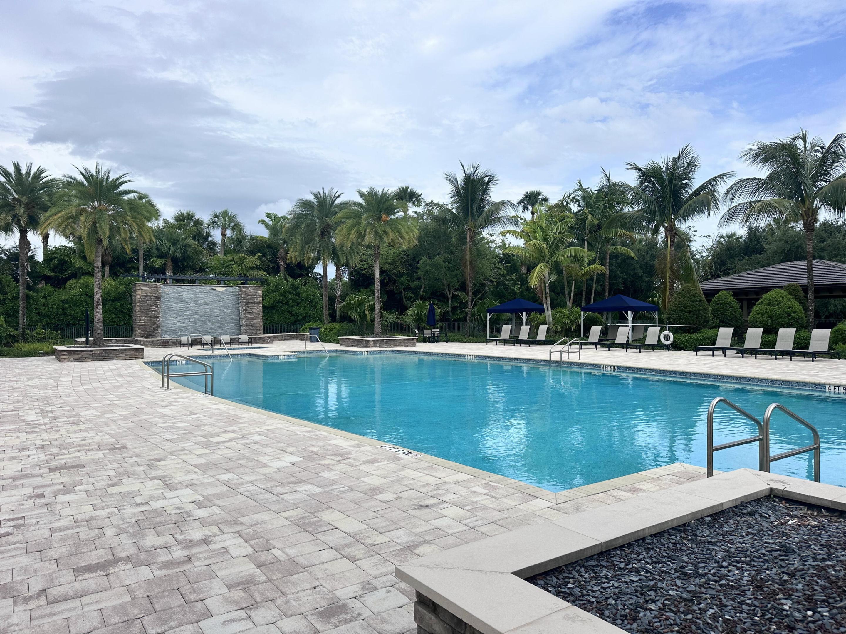 8259 Grand Prix Lane
