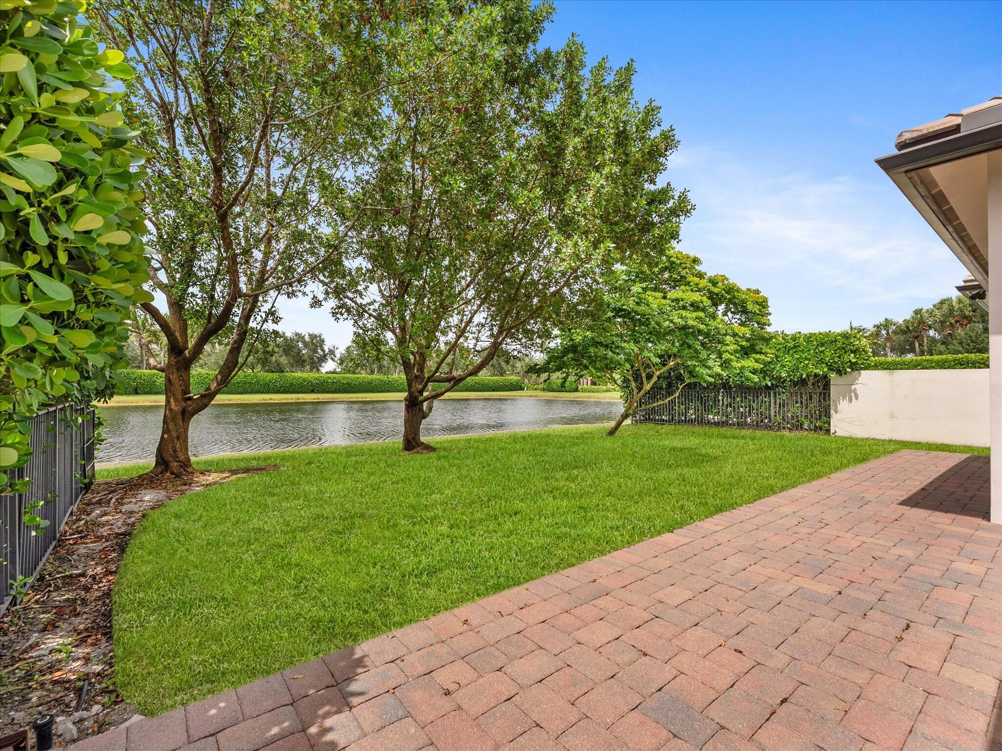 8259 Grand Prix Lane
