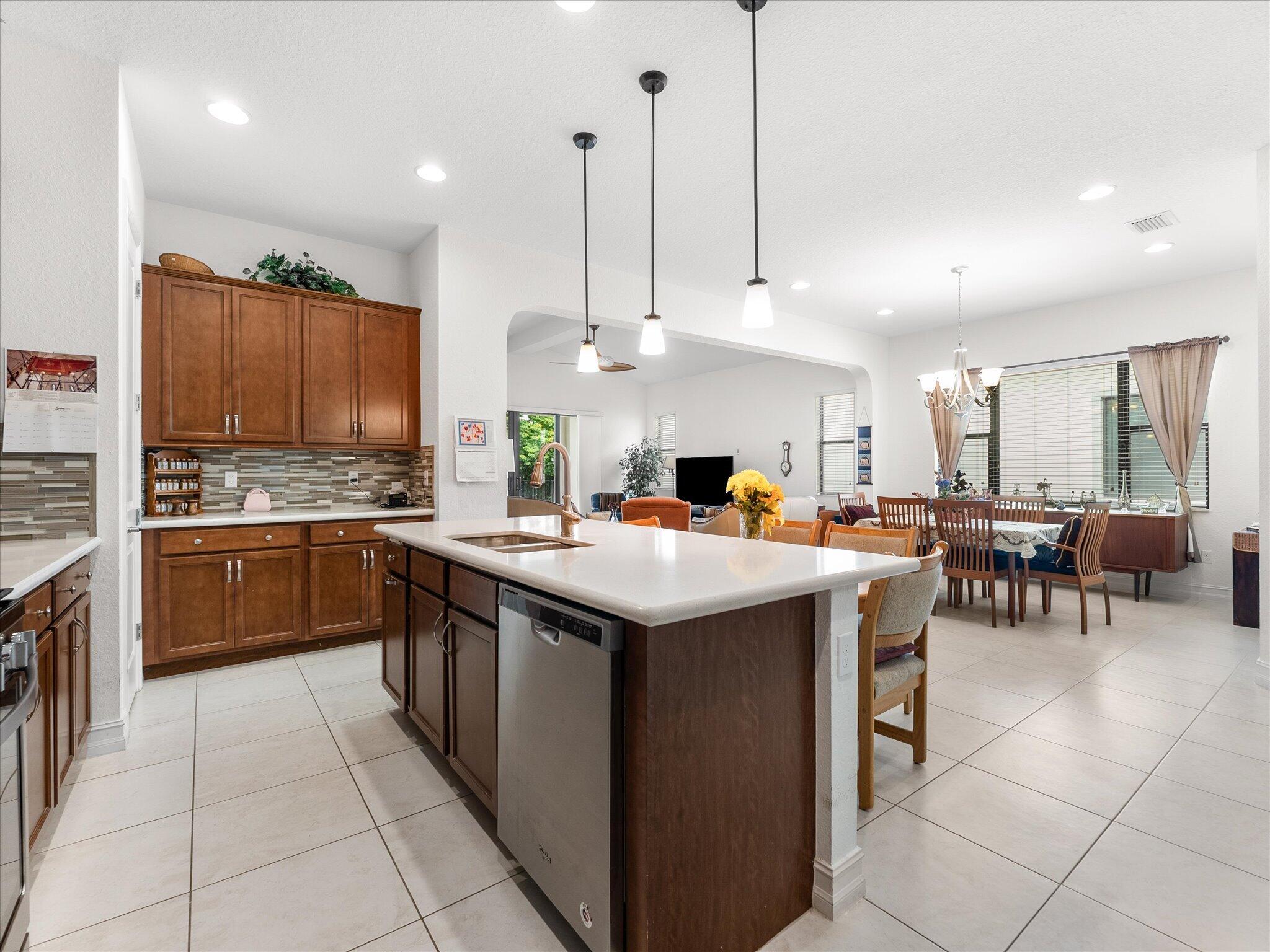 8259 Grand Prix Lane