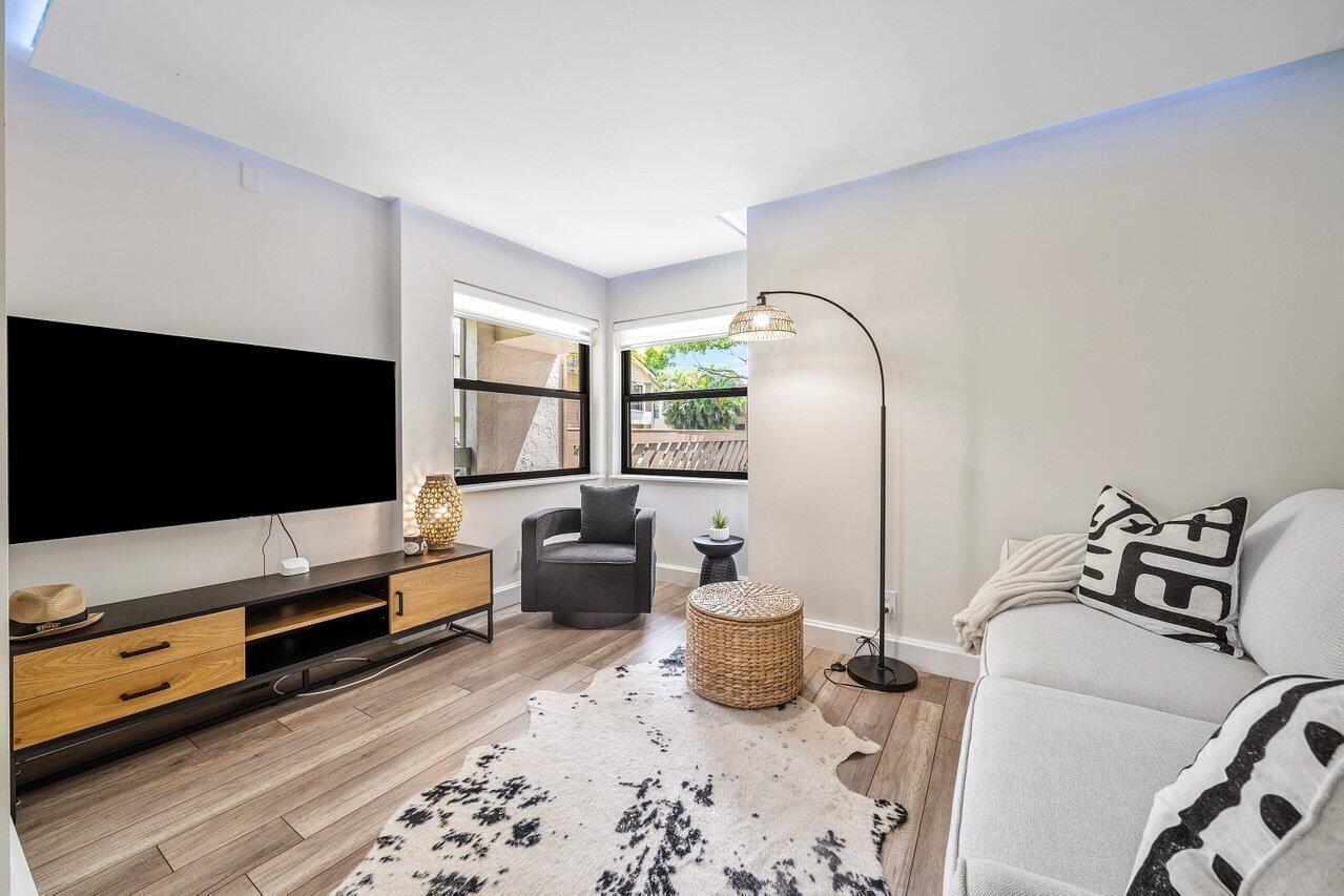 6078 Glendale Drive