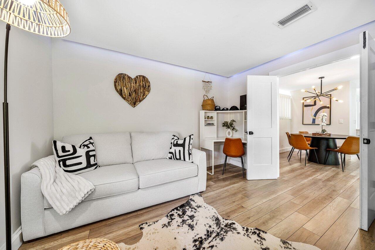 6078 Glendale Drive