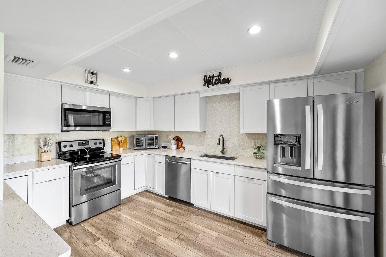 6078 Glendale Drive