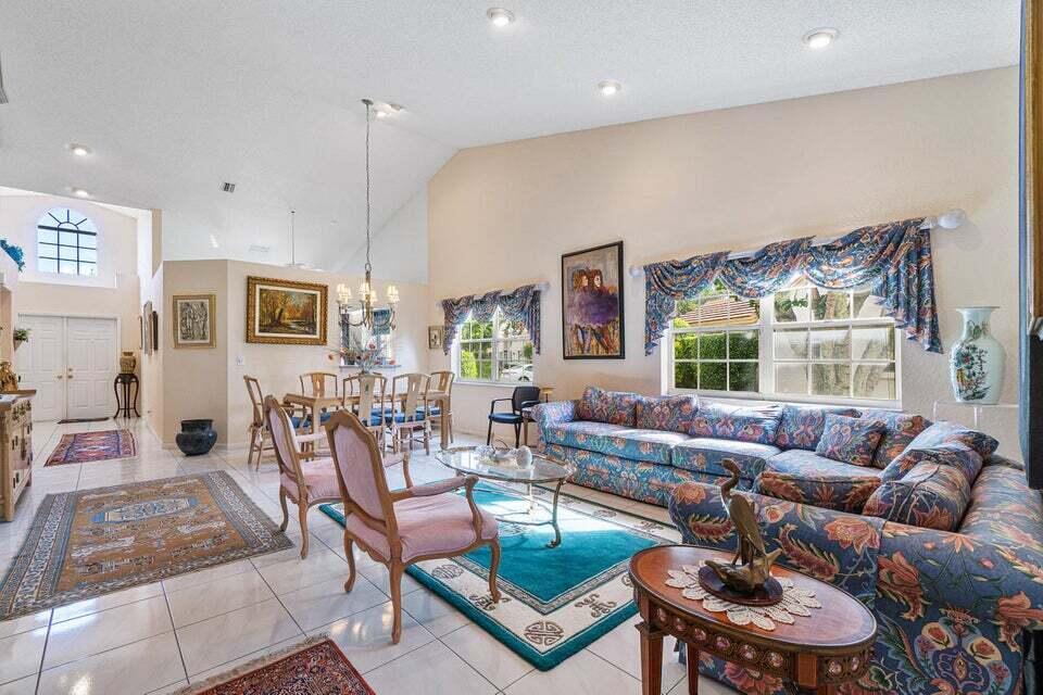 7922 Sandy Pointe Drive
