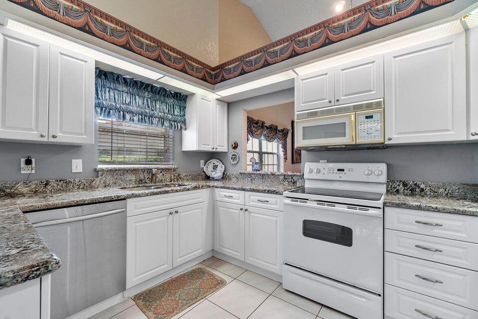 7922 Sandy Pointe Drive