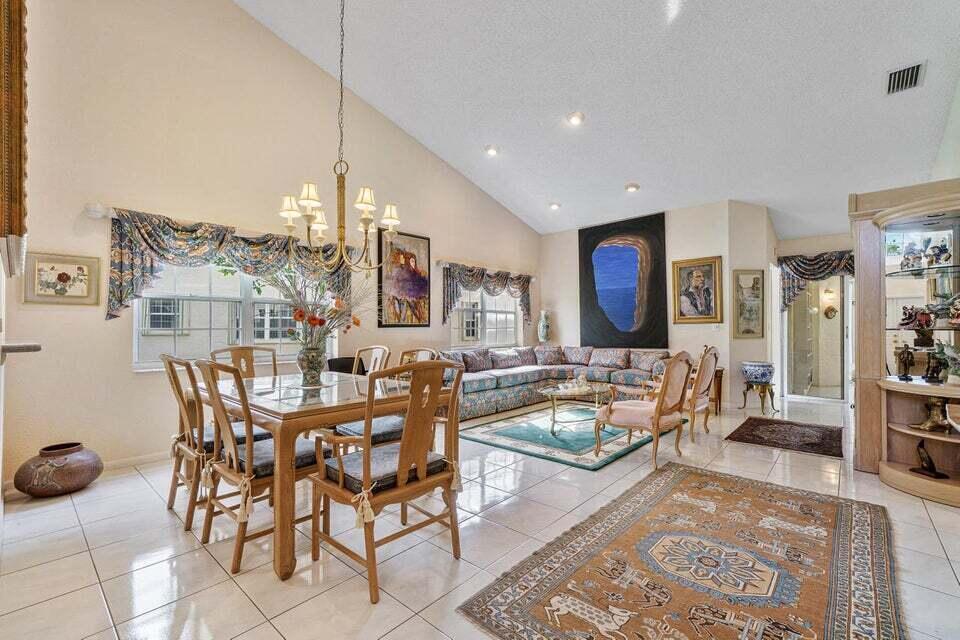 7922 Sandy Pointe Drive