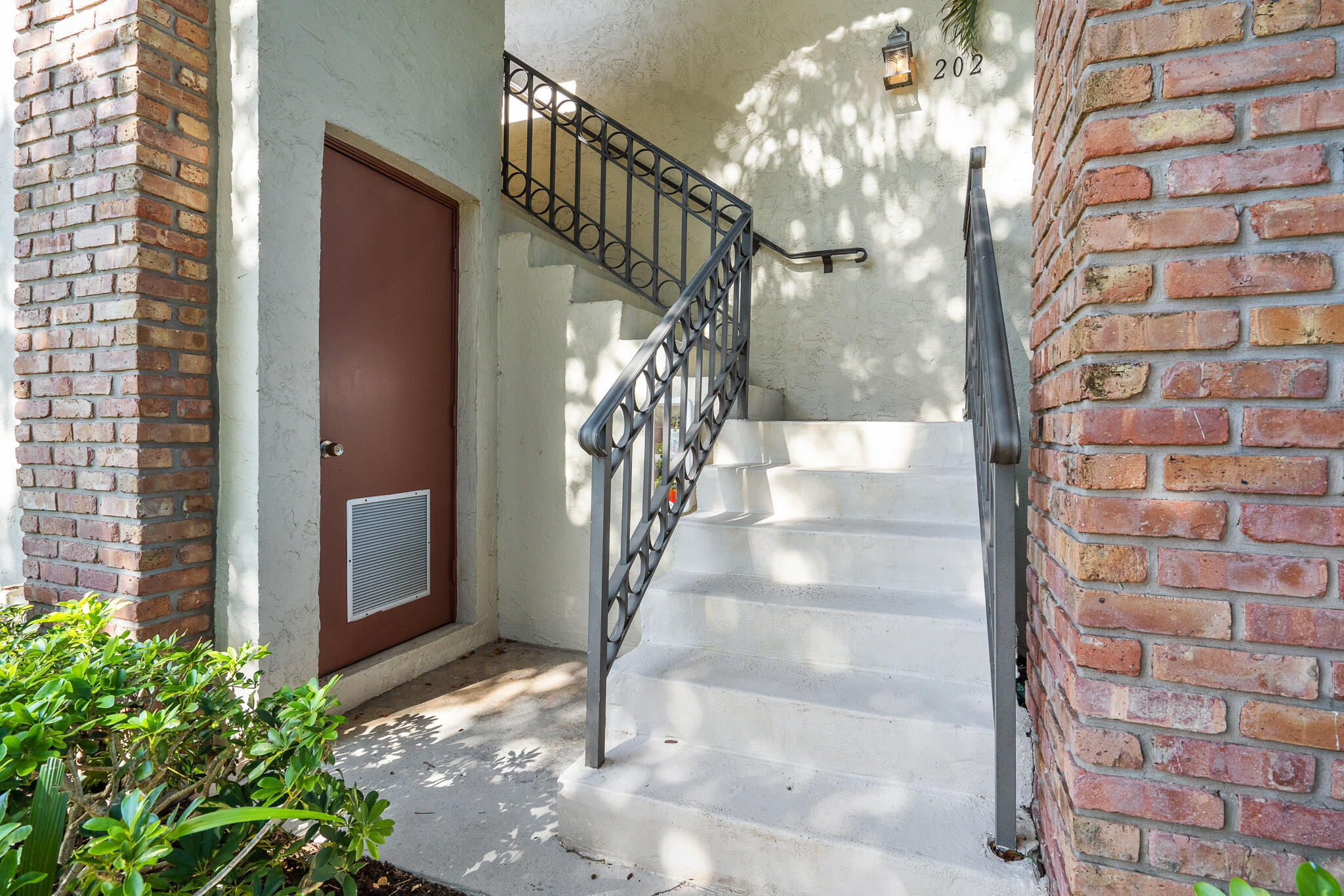 8049 ABERDEEN Drive 202