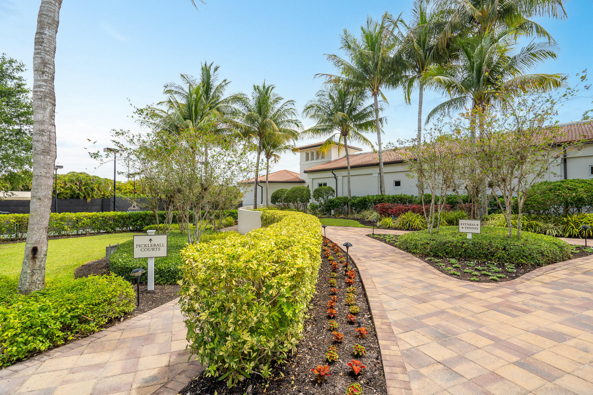 8049 ABERDEEN Drive 202