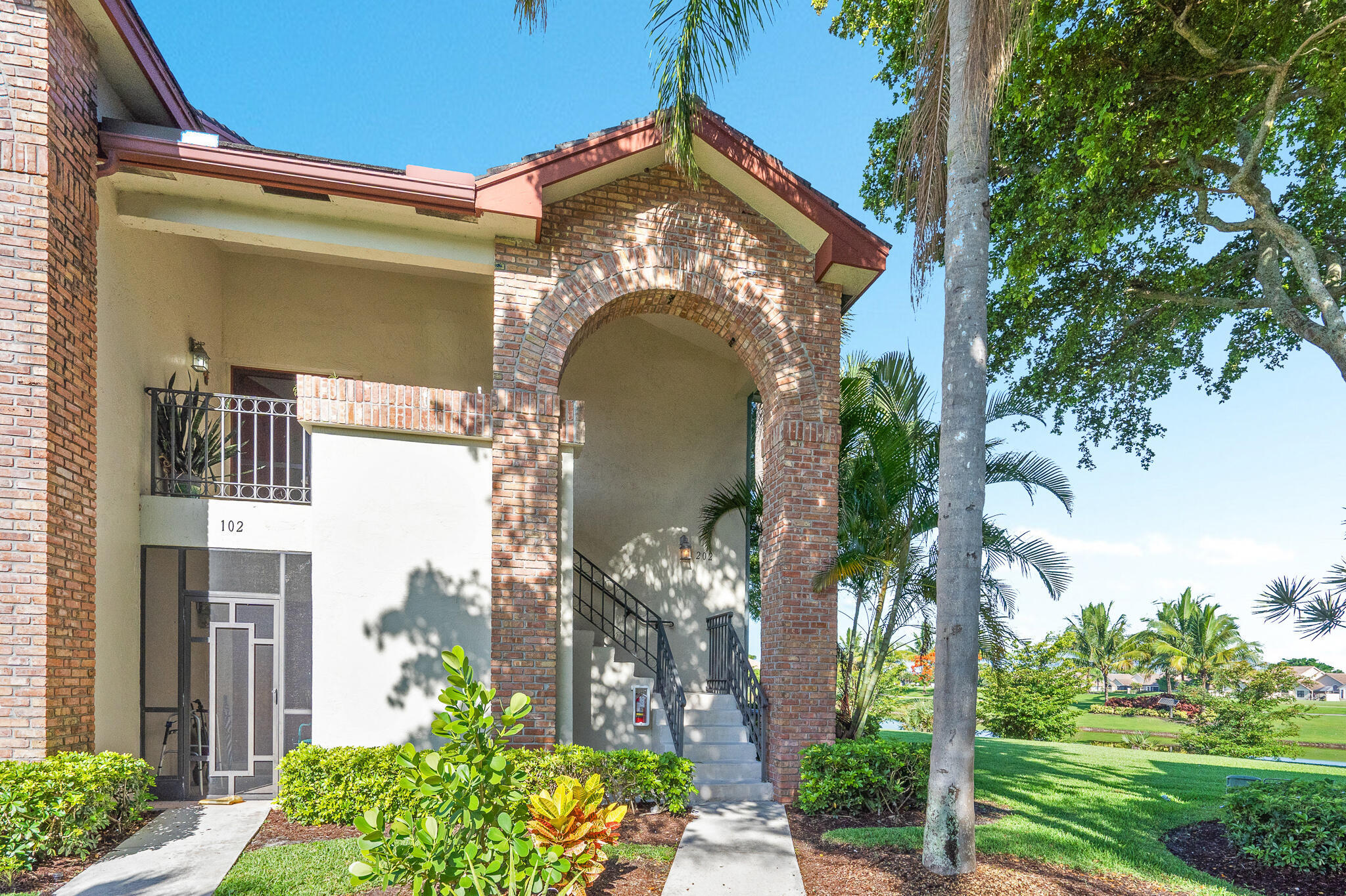8049 ABERDEEN Drive 202