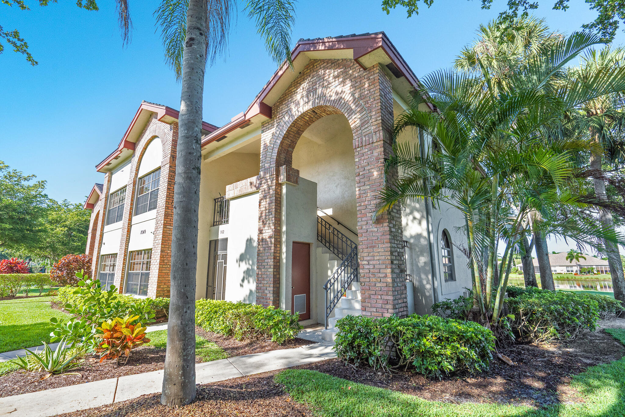 8049 ABERDEEN Drive 202