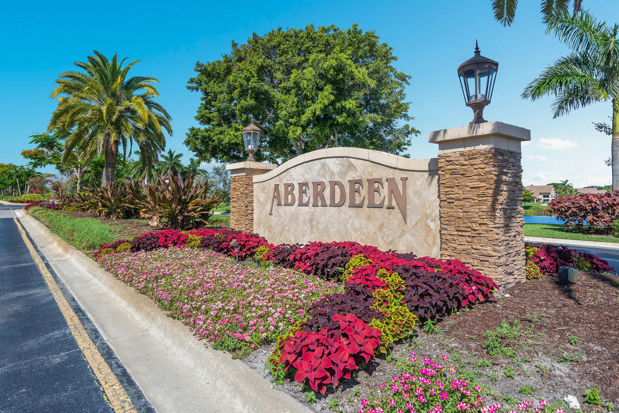 8049 ABERDEEN Drive 202