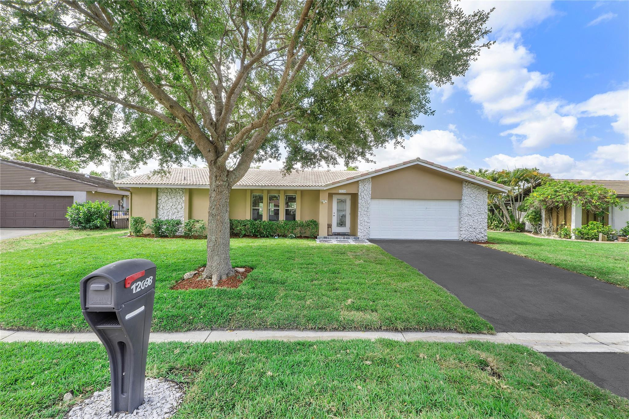 12098 NW 27th Drive