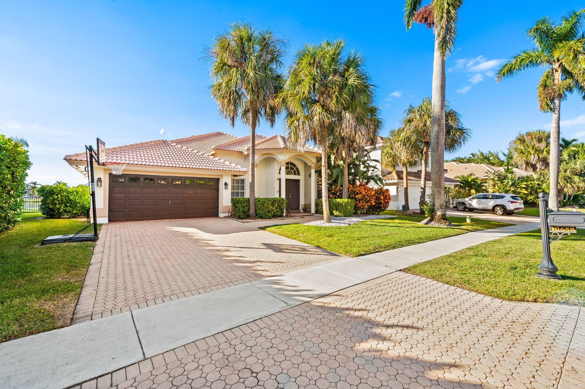 10658 Saint Thomas Drive