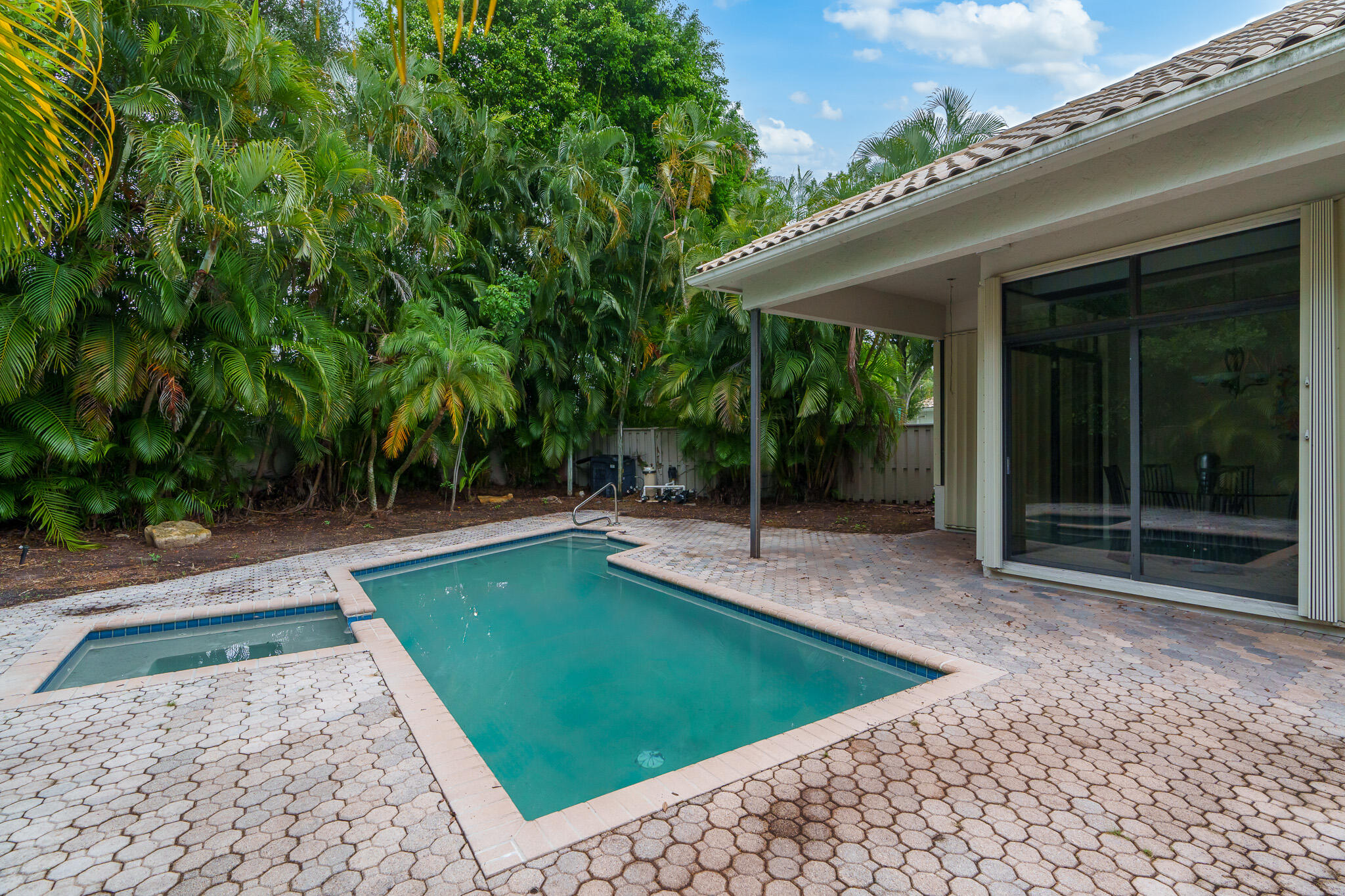 2445 NW 64th Street