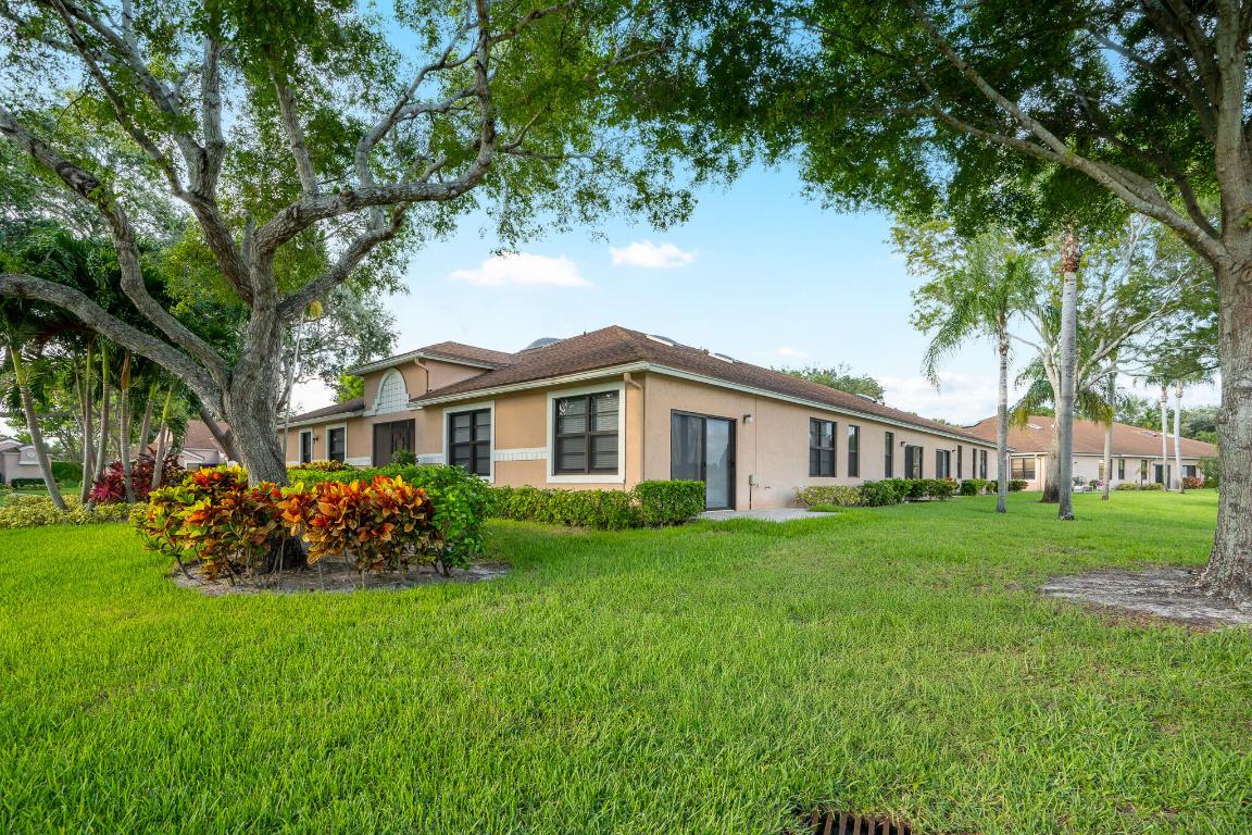 8450 Springlake Drive