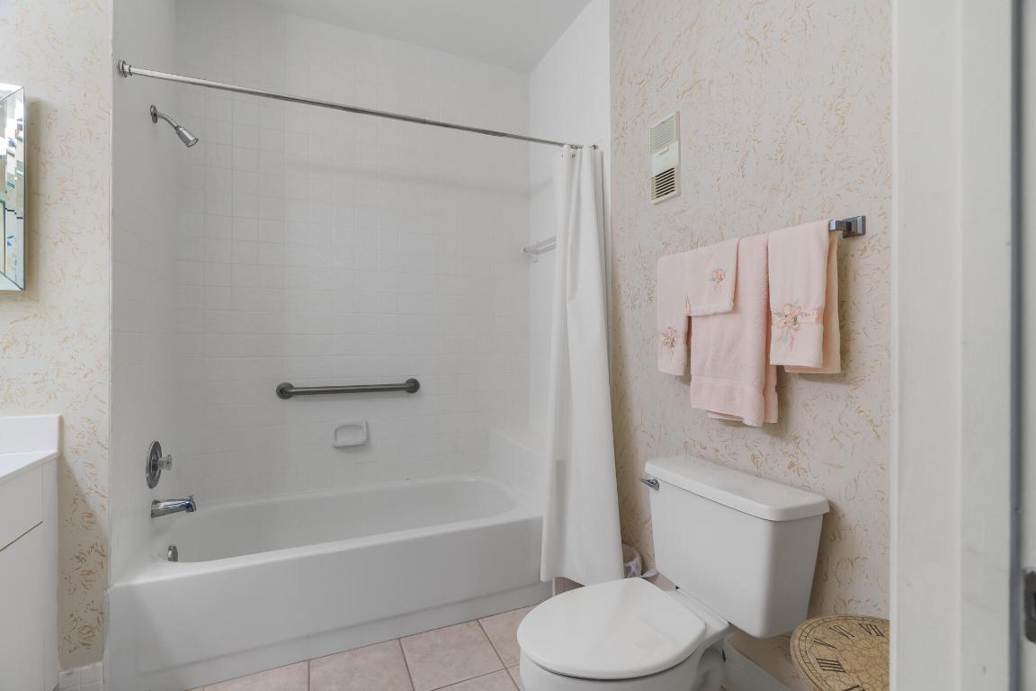 8450 Springlake Drive