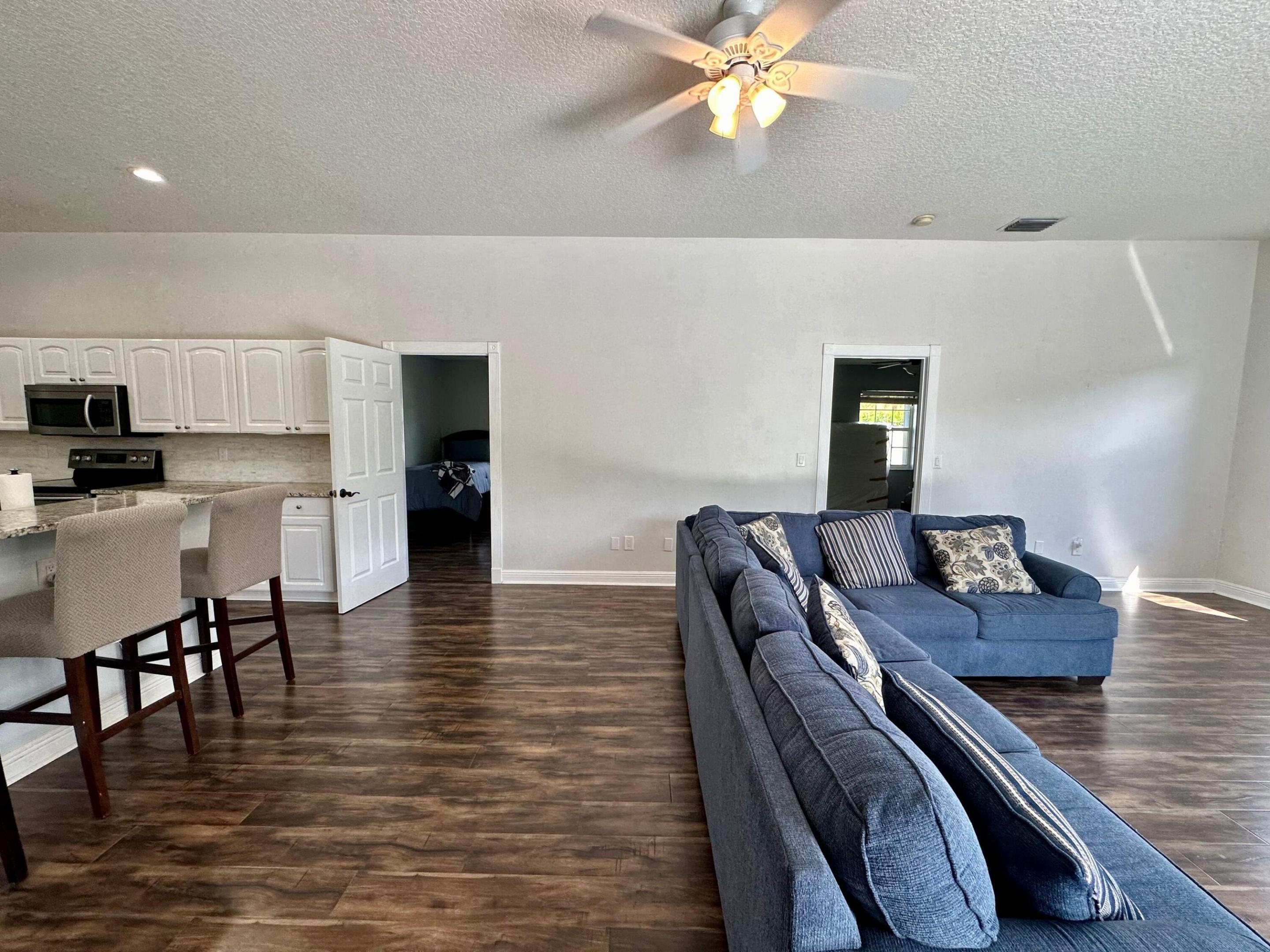 1874 Newhaven Avenue