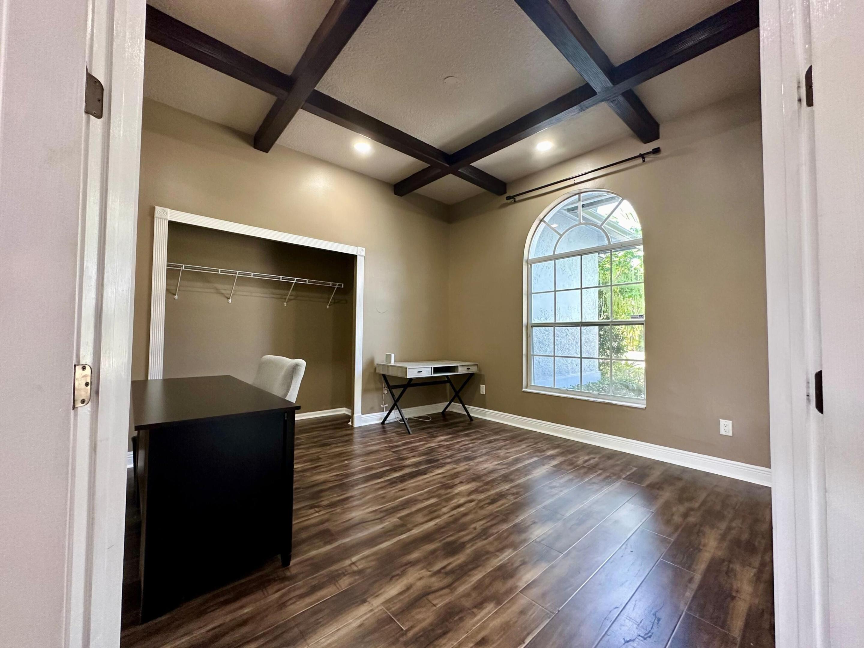 1874 Newhaven Avenue