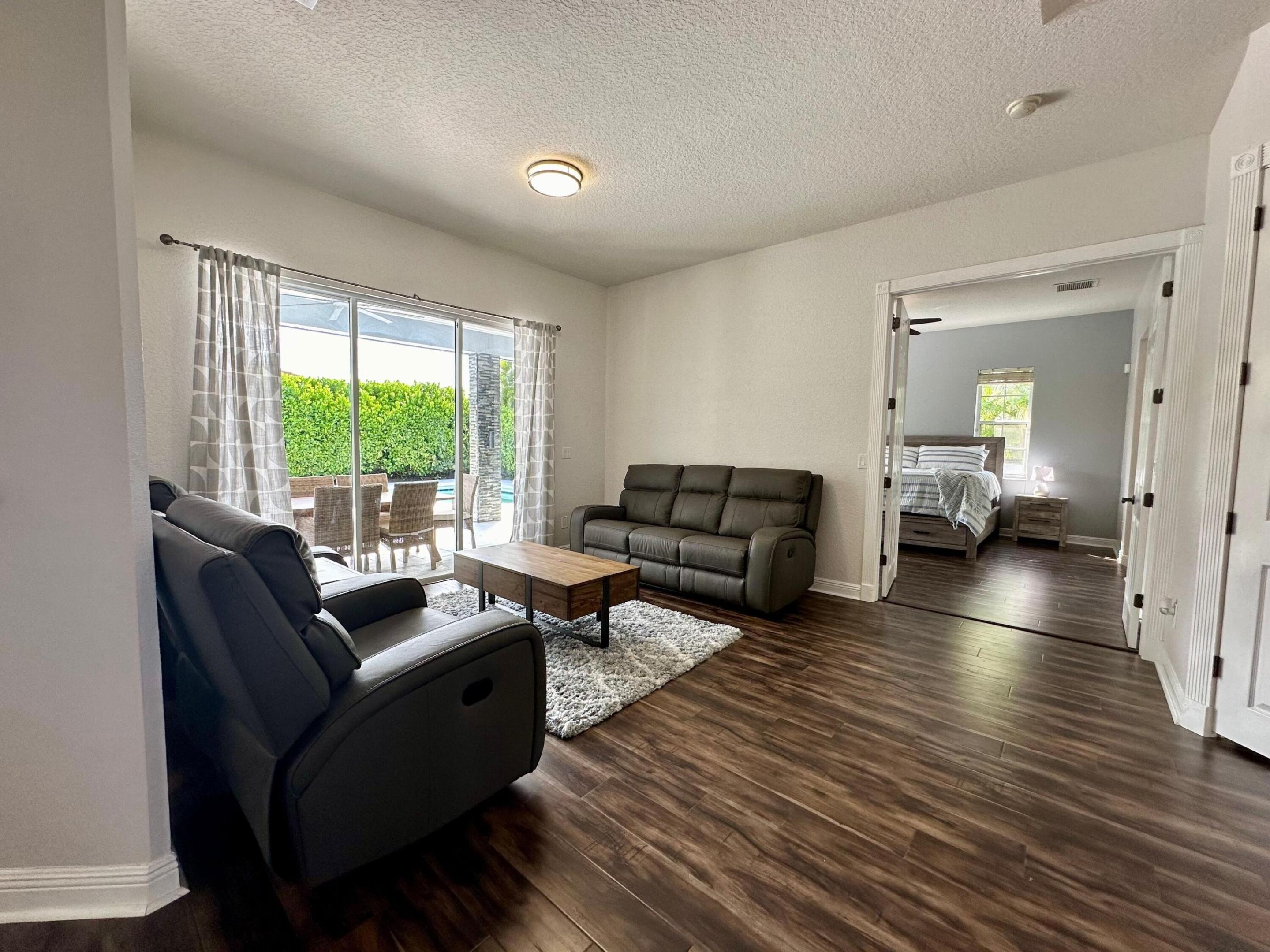 1874 Newhaven Avenue