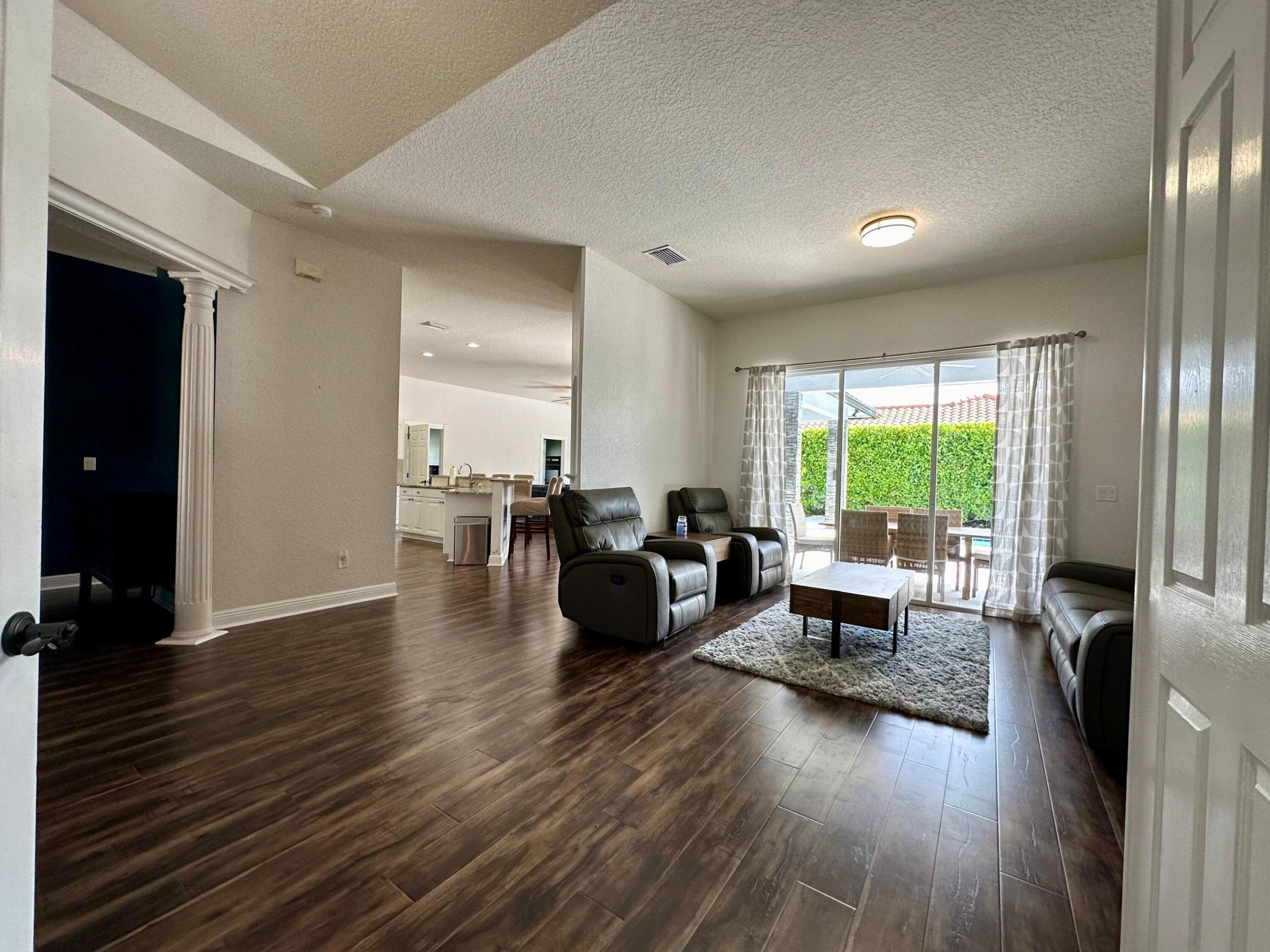 1874 Newhaven Avenue