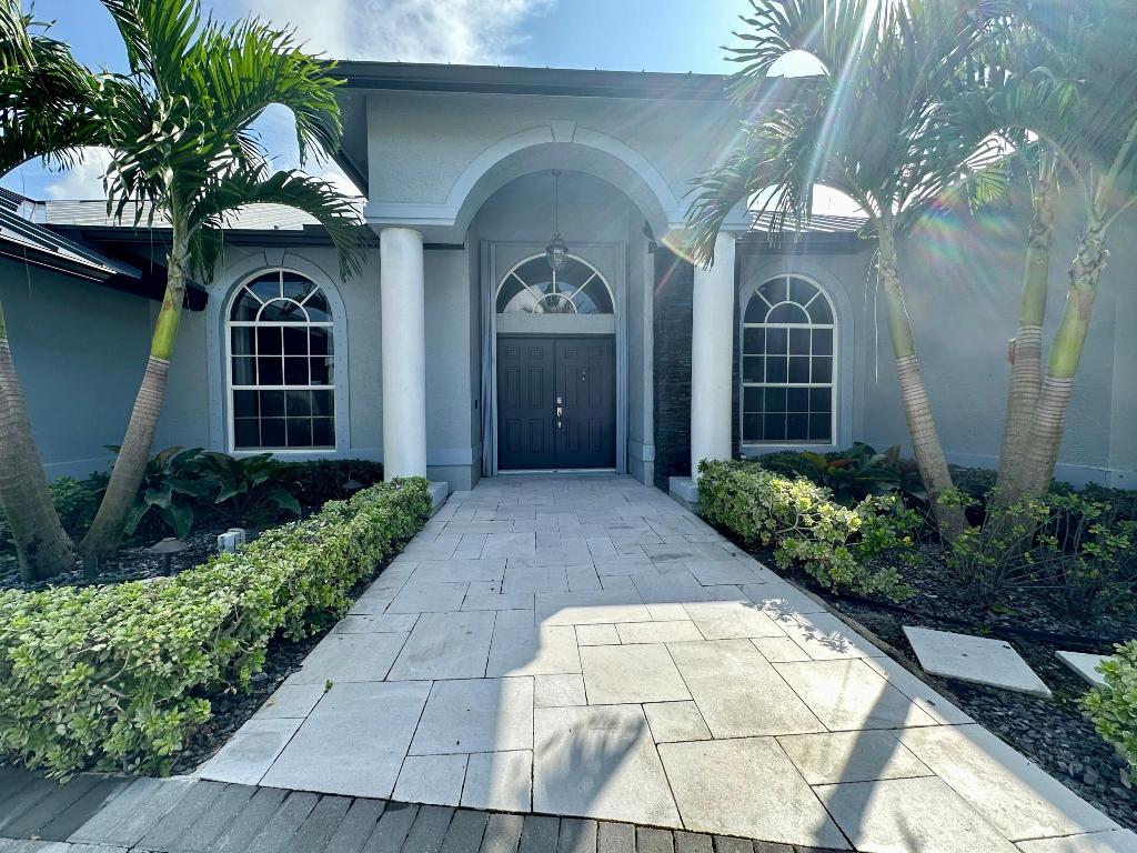 1874 Newhaven Avenue