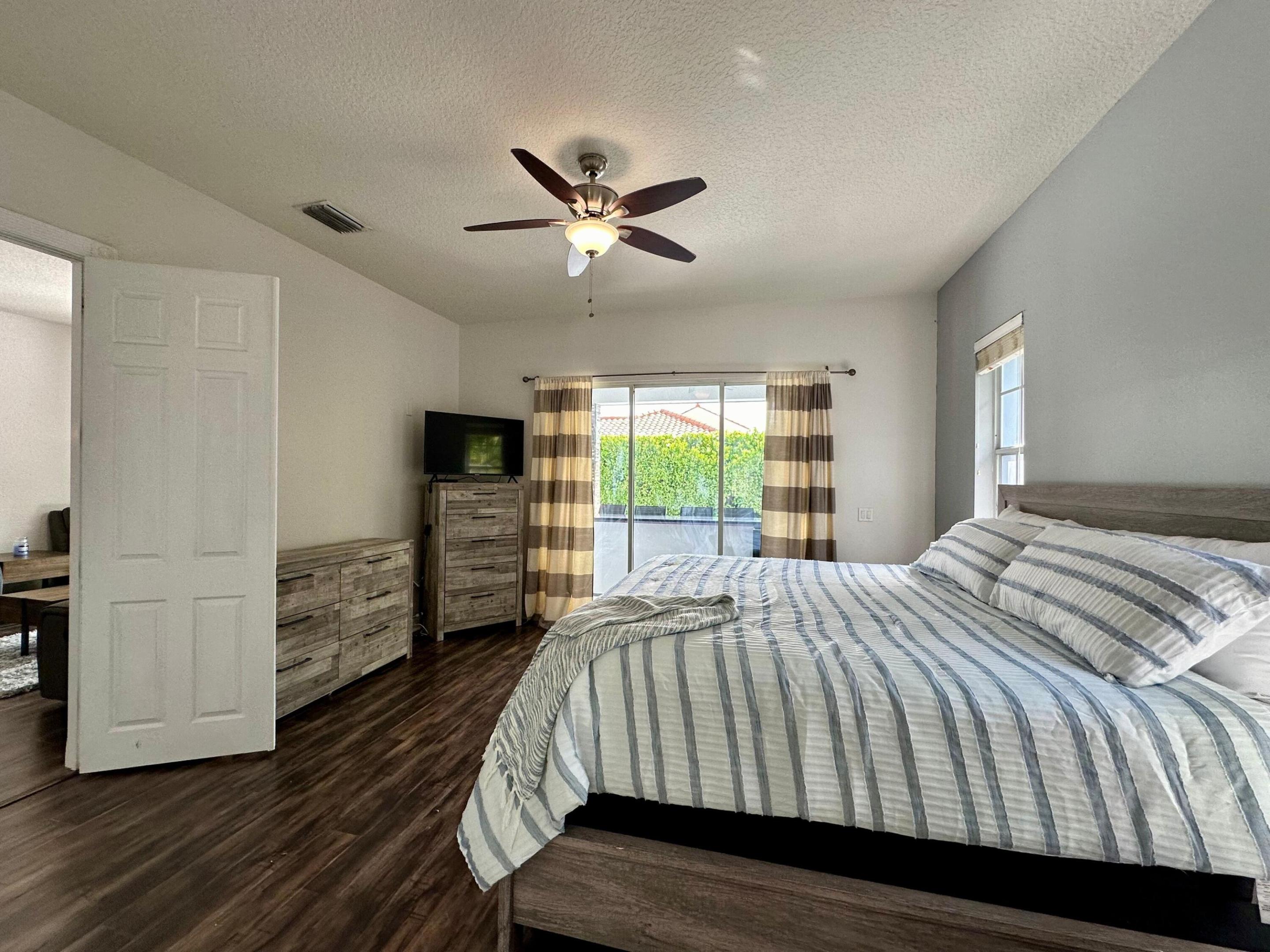 1874 Newhaven Avenue