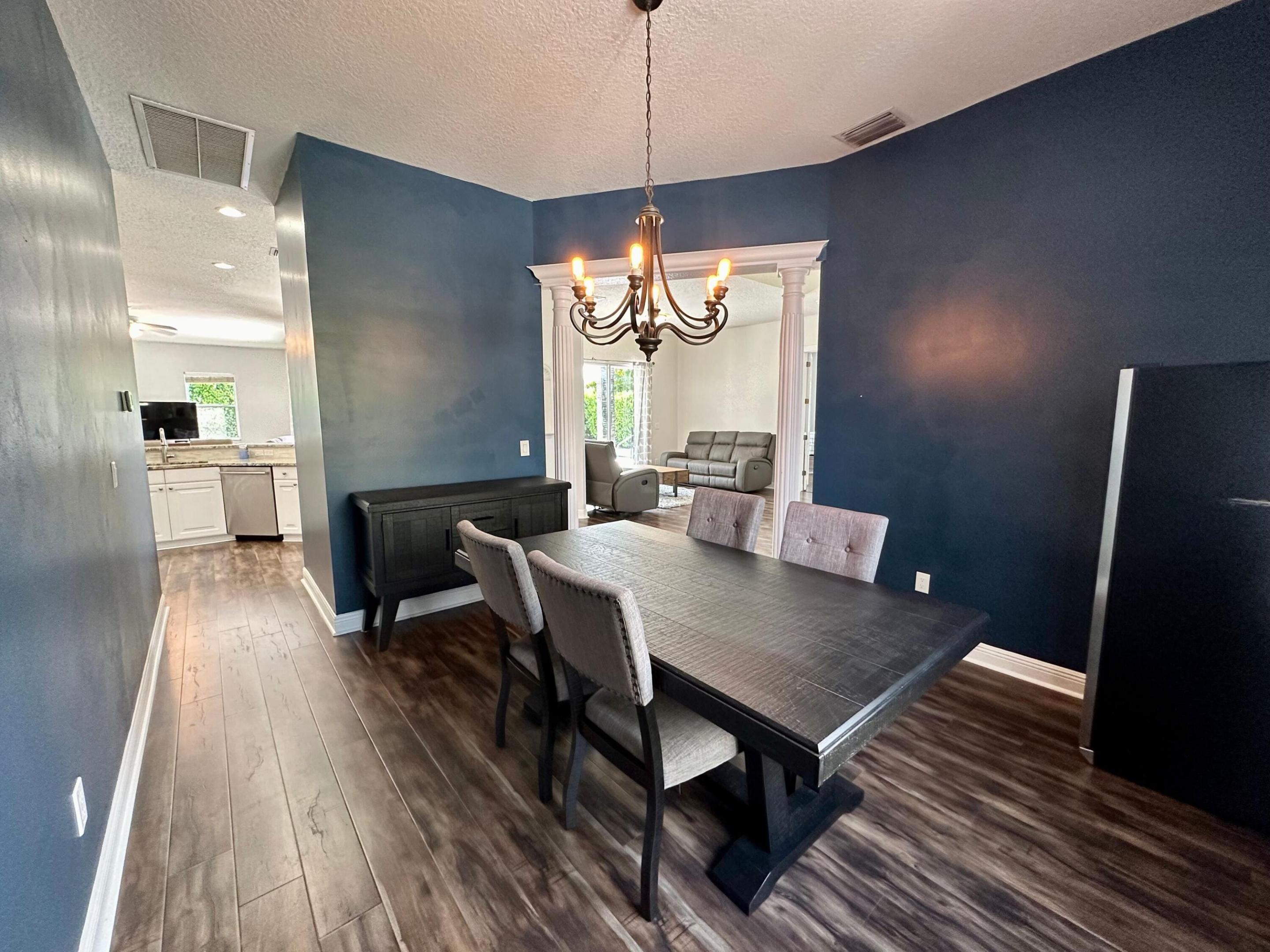 1874 Newhaven Avenue