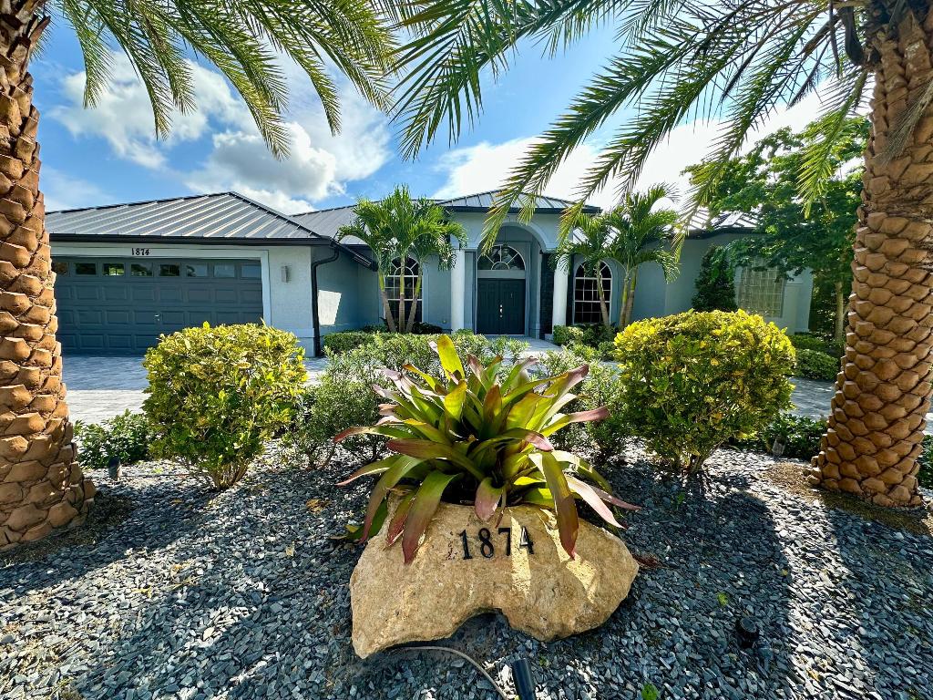 1874 Newhaven Avenue