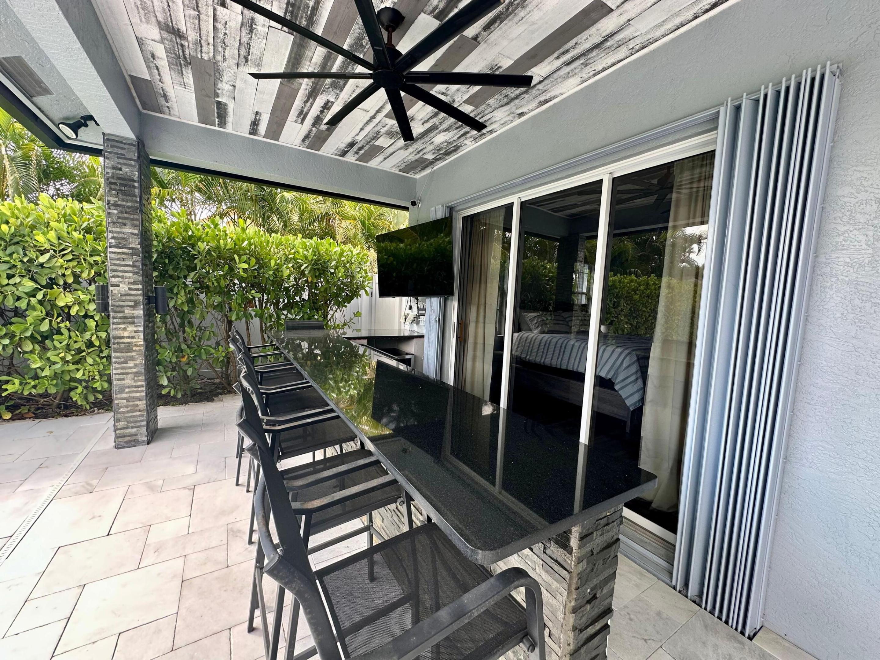 1874 Newhaven Avenue