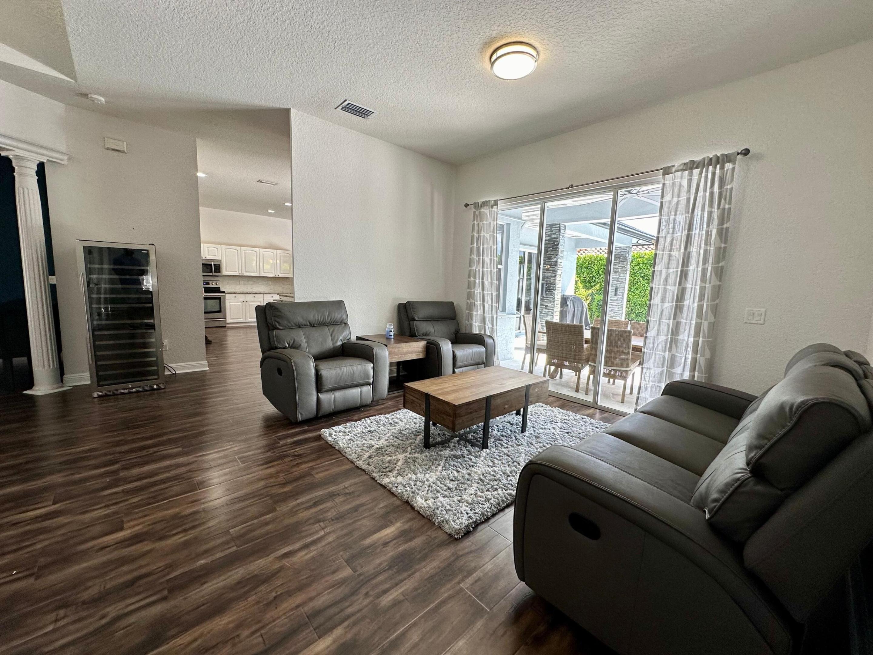 1874 Newhaven Avenue