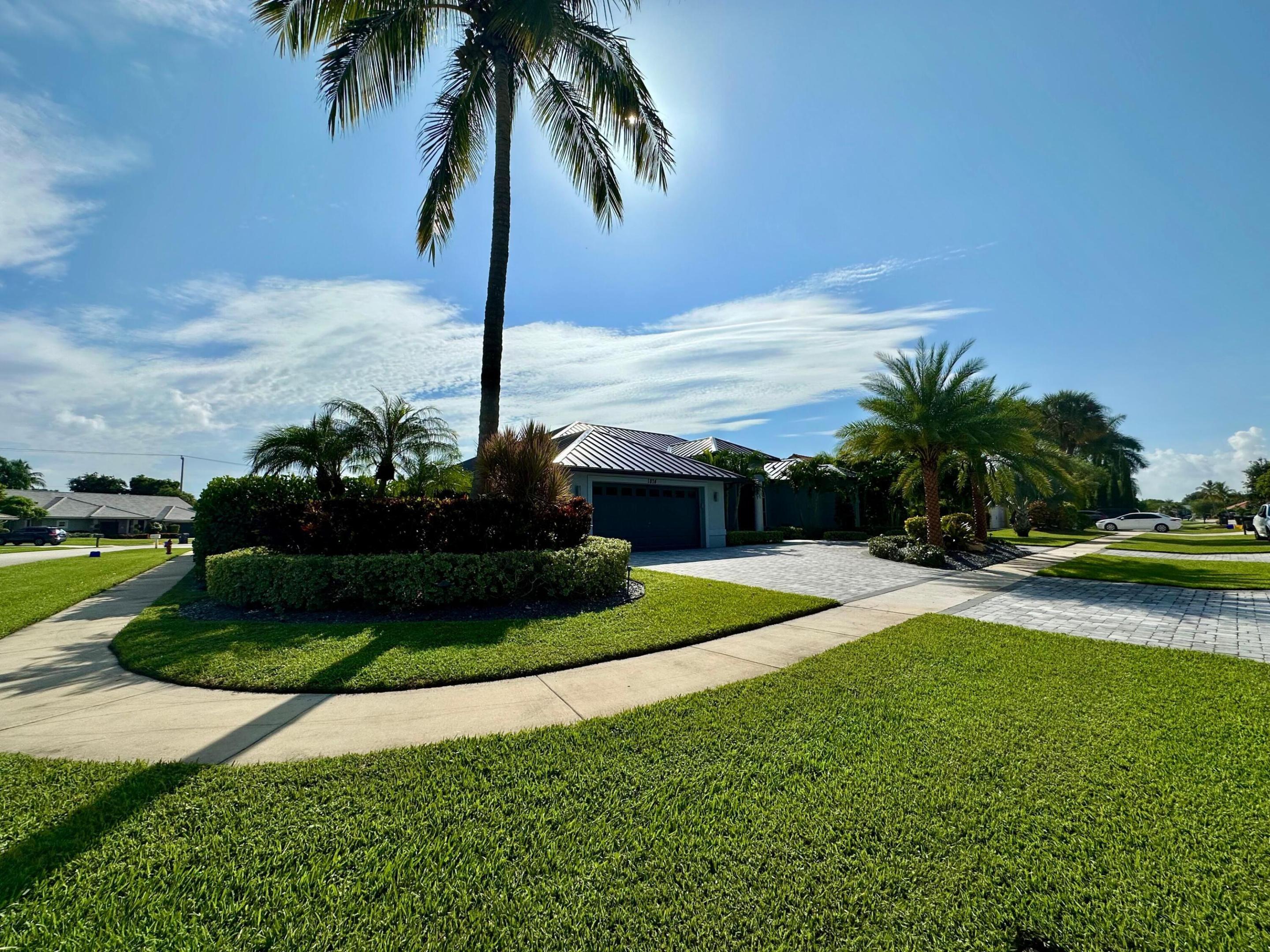 1874 Newhaven Avenue