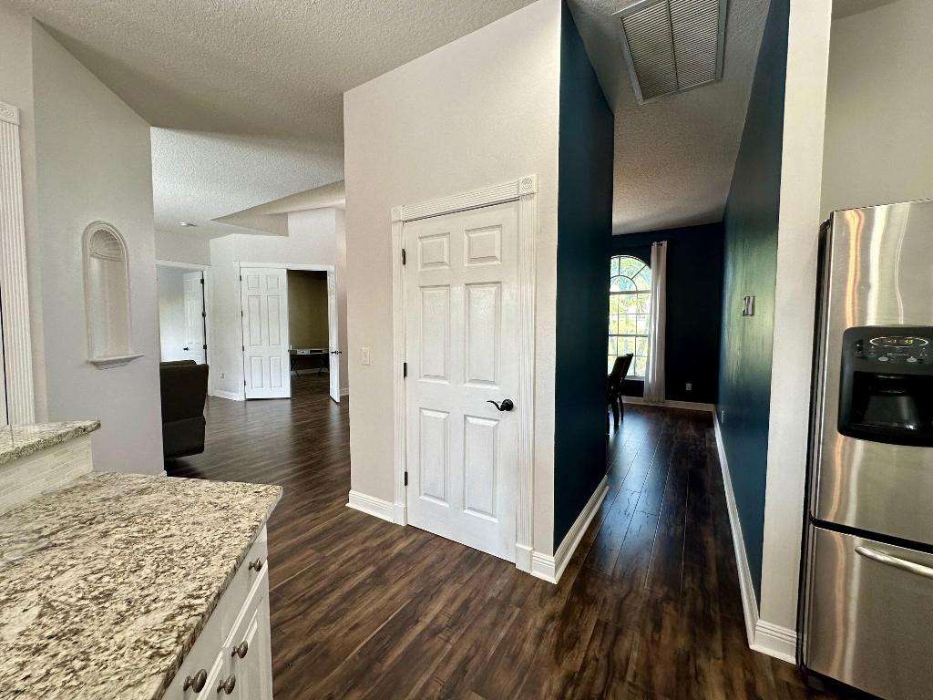 1874 Newhaven Avenue