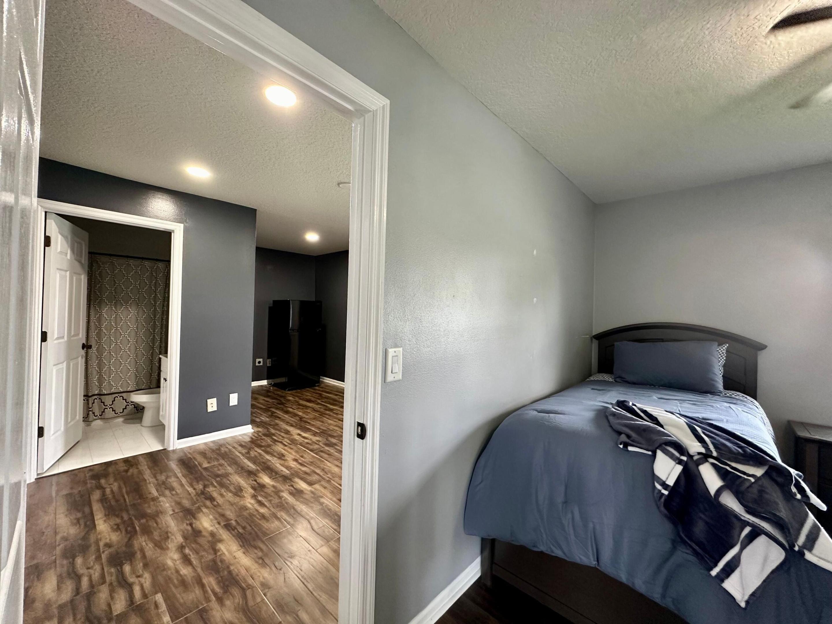 1874 Newhaven Avenue