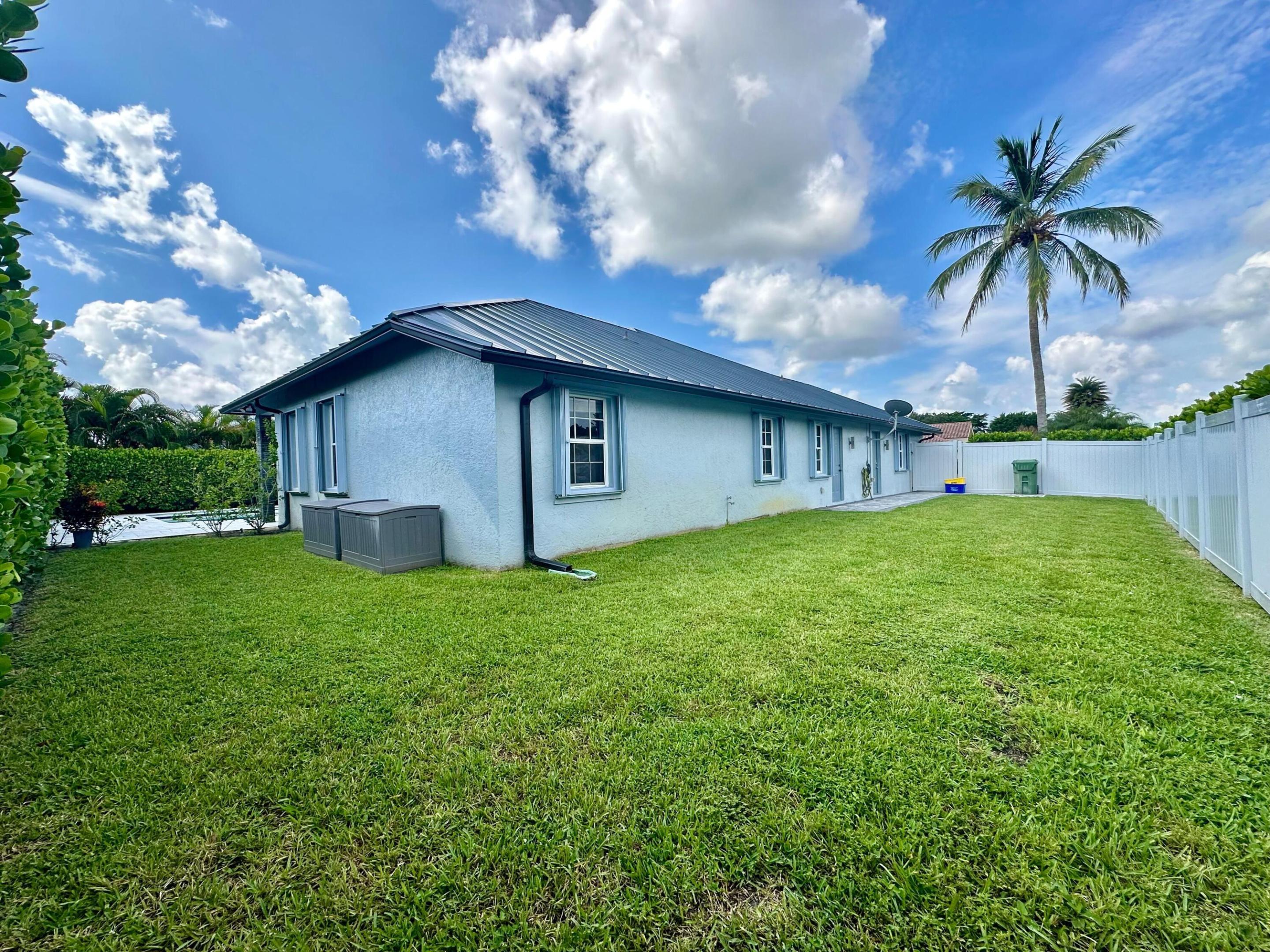 1874 Newhaven Avenue