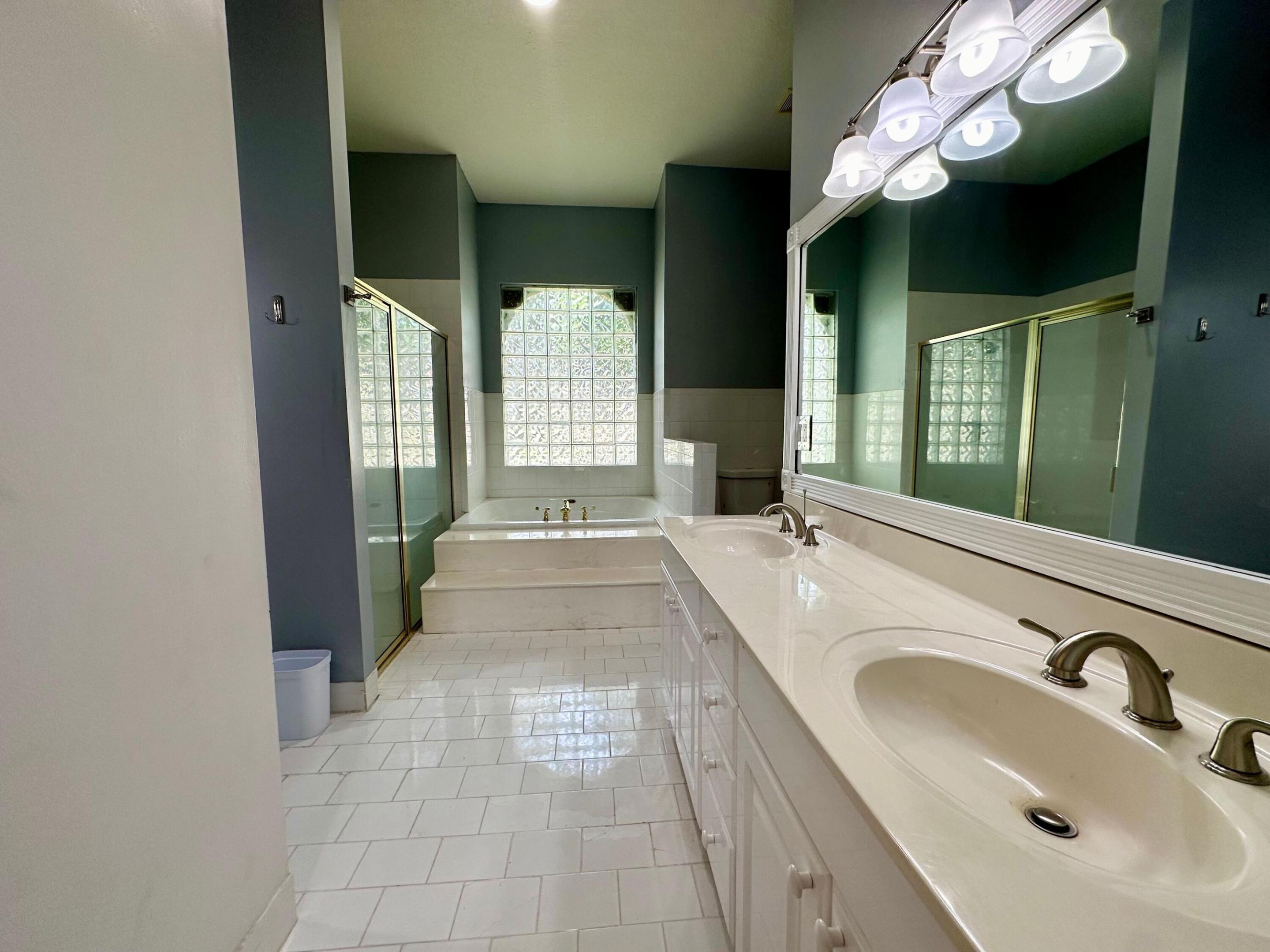 1874 Newhaven Avenue