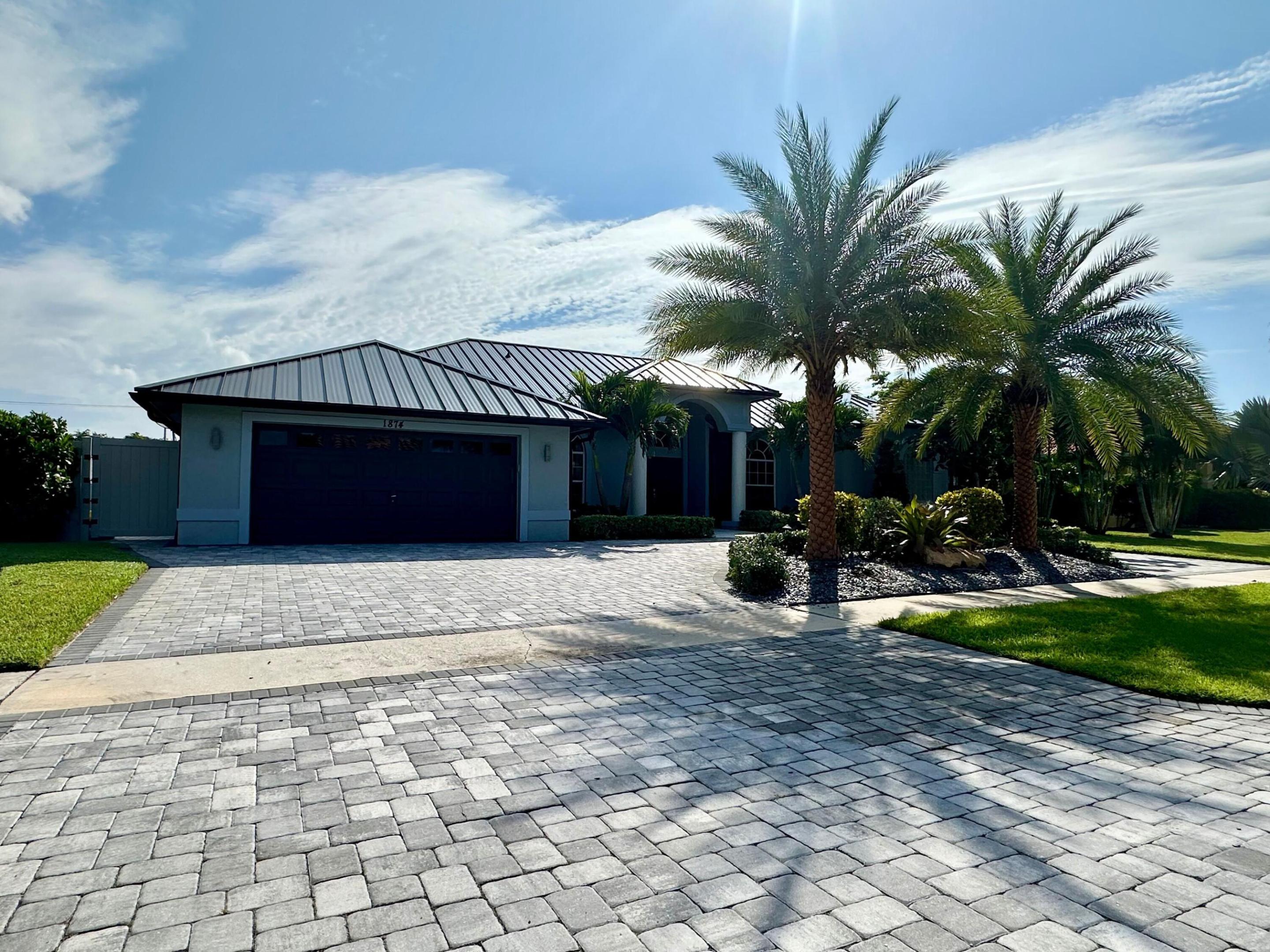 1874 Newhaven Avenue