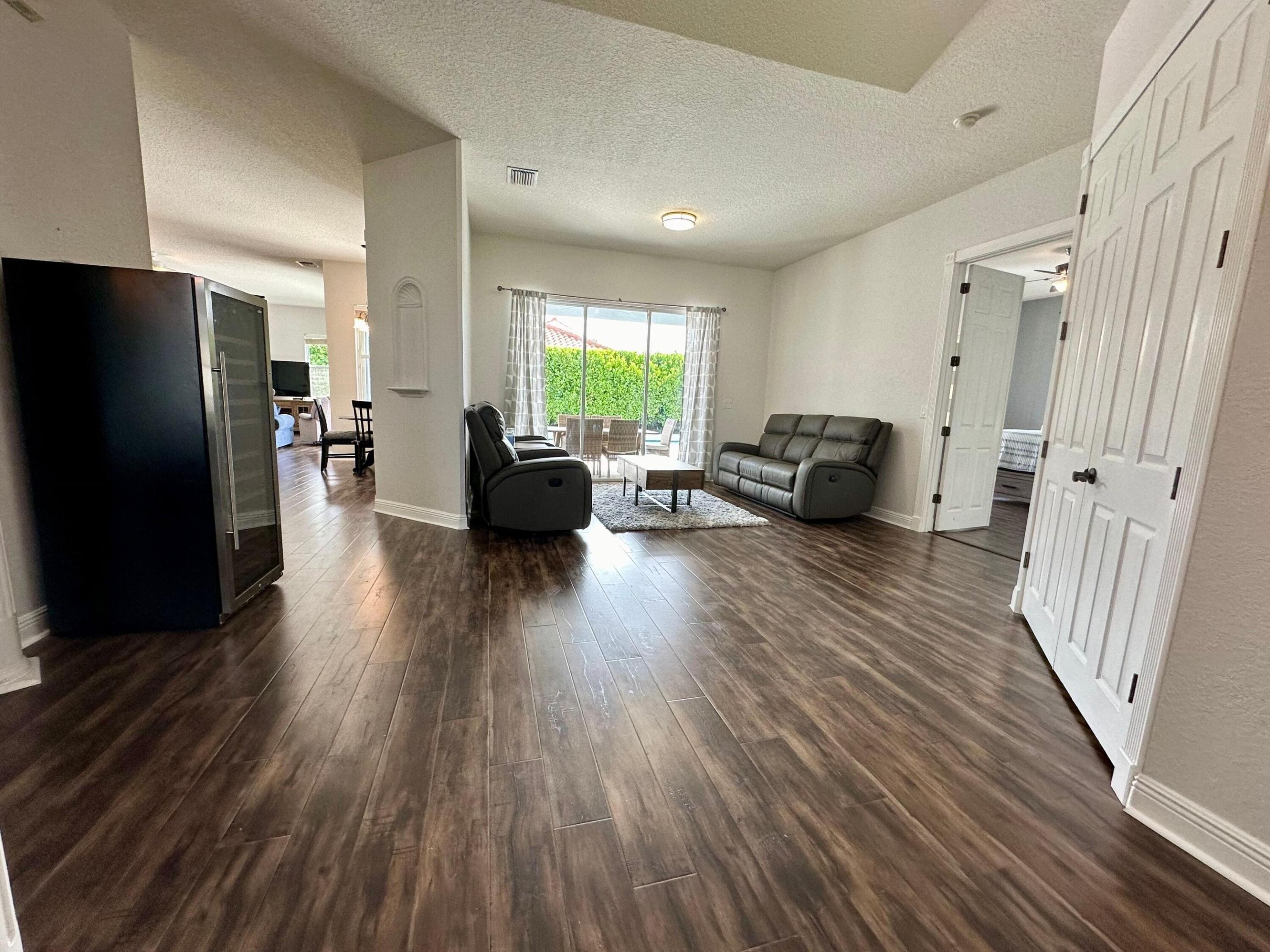 1874 Newhaven Avenue