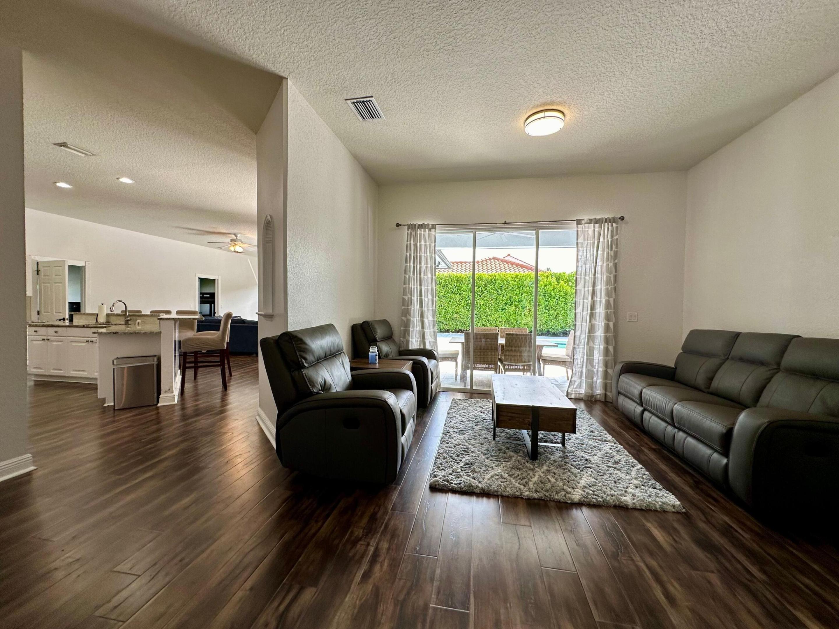 1874 Newhaven Avenue