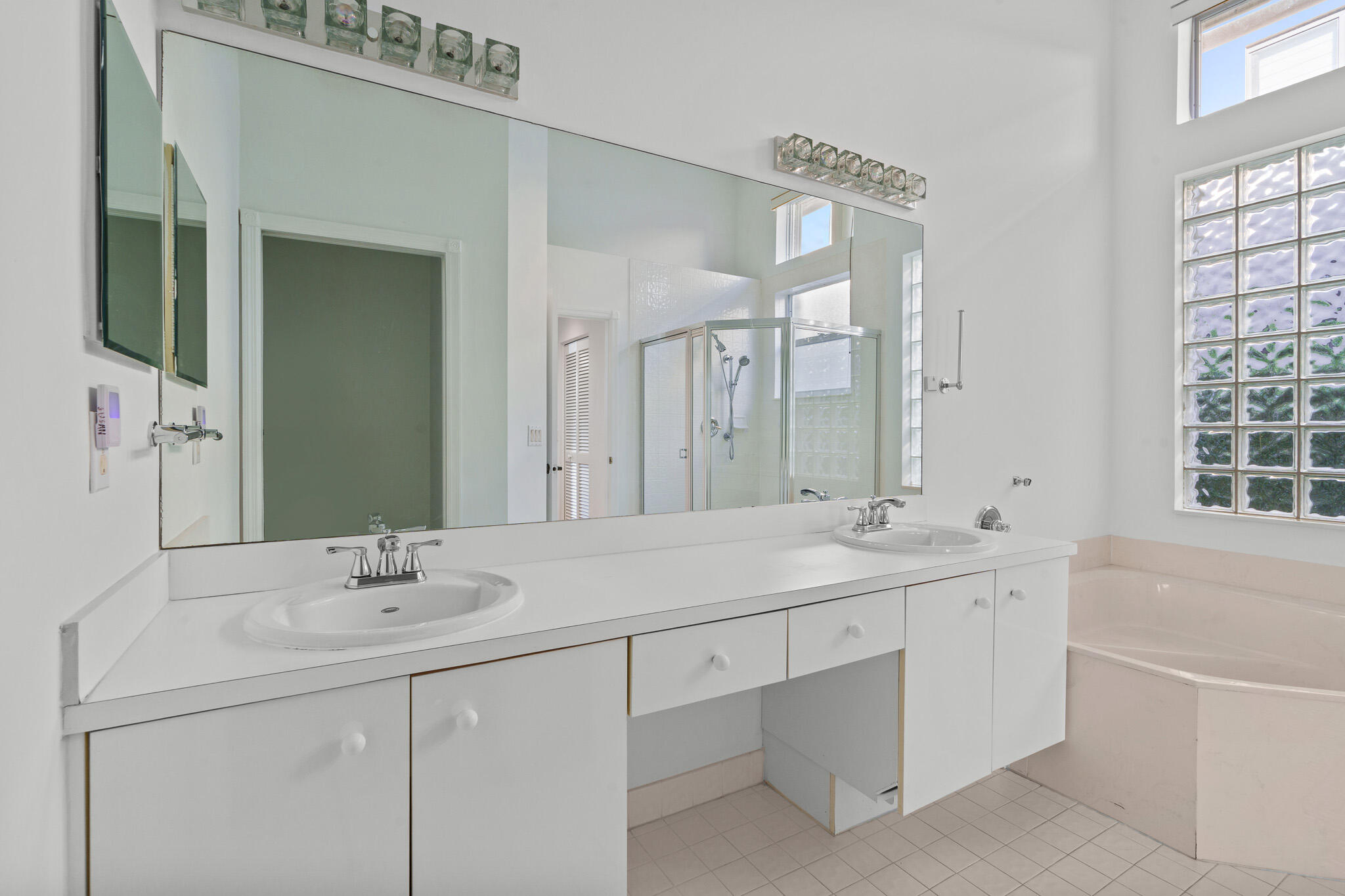 19538 Dinner Key Drive